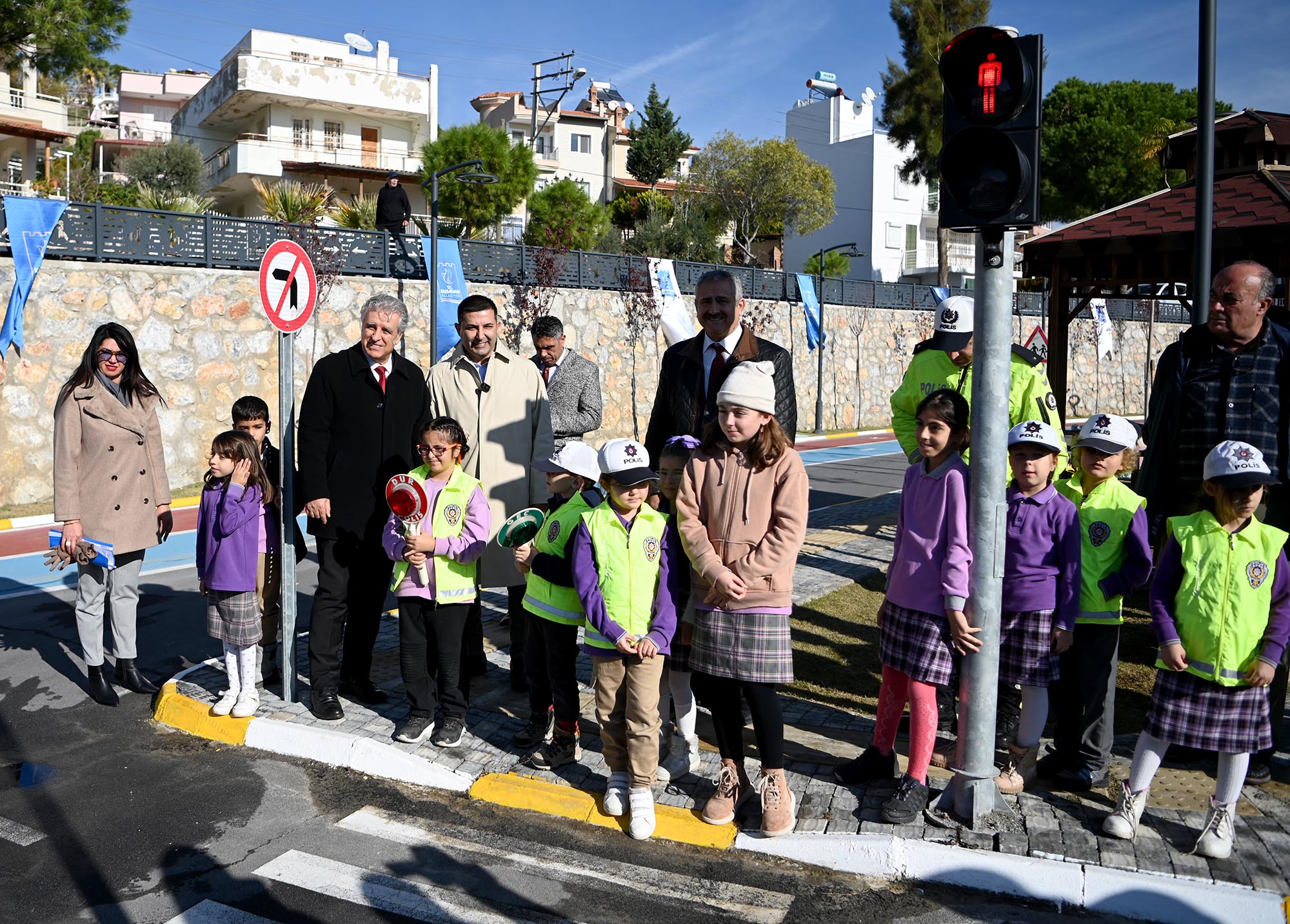 HEM TRAFİK KURALLARINI ÖĞRENDİLER HEM DE EĞLENCELİ VAKİT GEÇİRDİLER