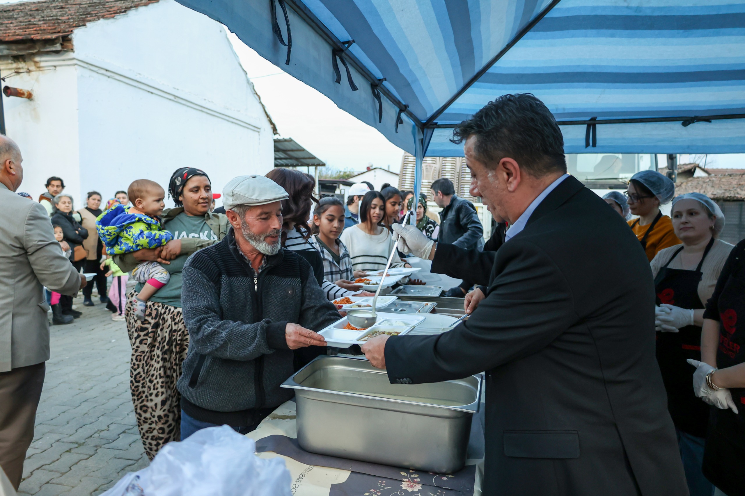 EFELER BELEDİYESİ’NDEN KOCAGÜR’E HİZMET ELİ
