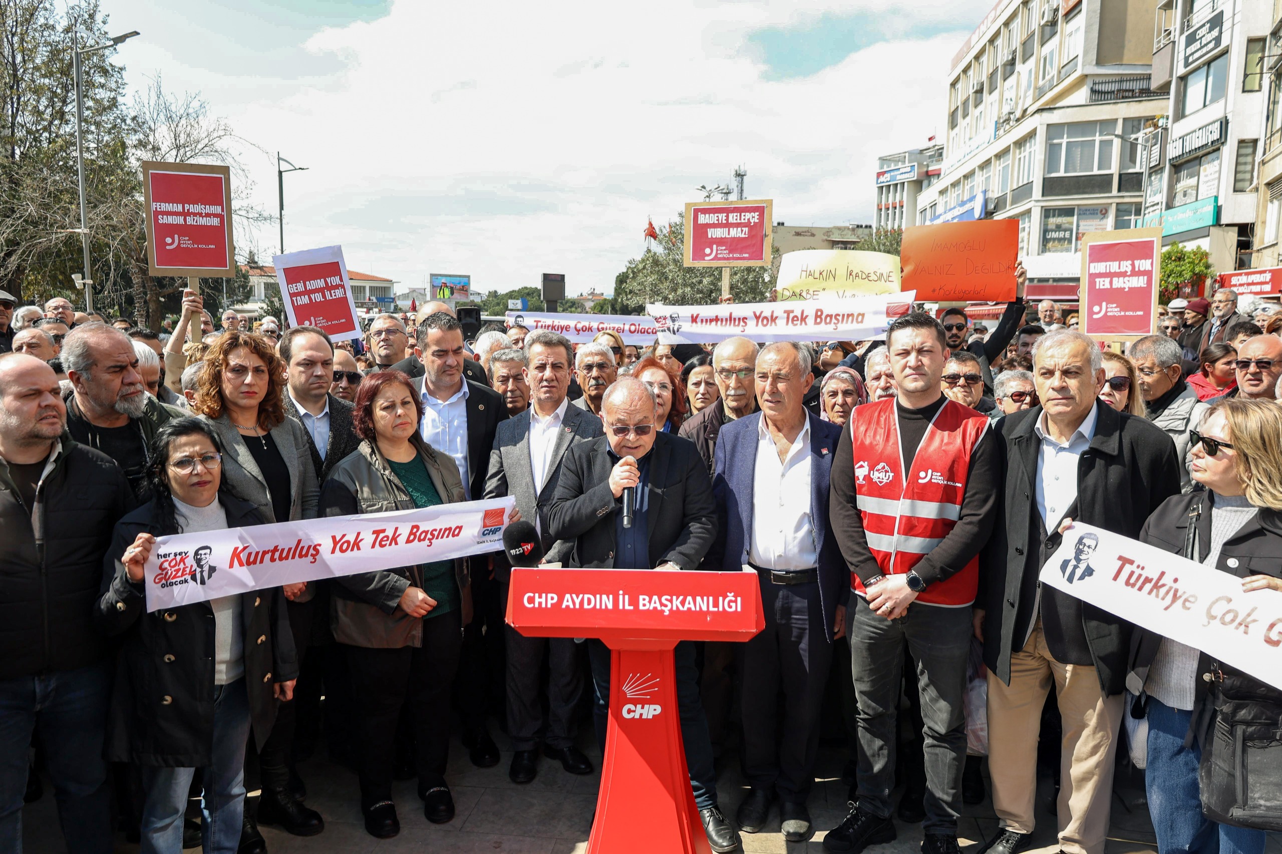BAŞKAN YETİŞKİN İMAMOĞLU’NA DESTEĞİNİ SÜRDÜRÜYOR