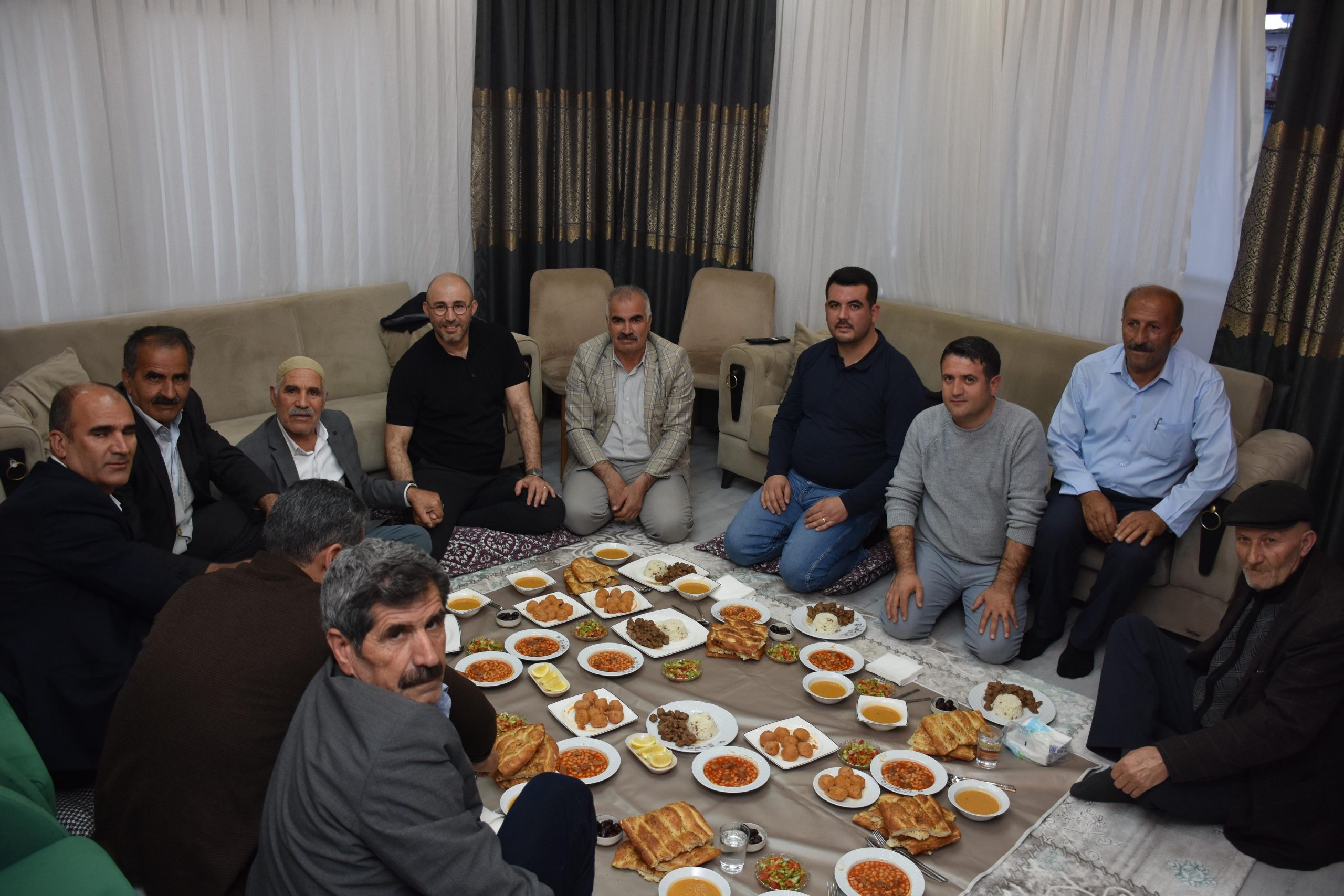 Başkan Zencirci, Ortaklarda İftar Sofrasının Konuğu Oldu.