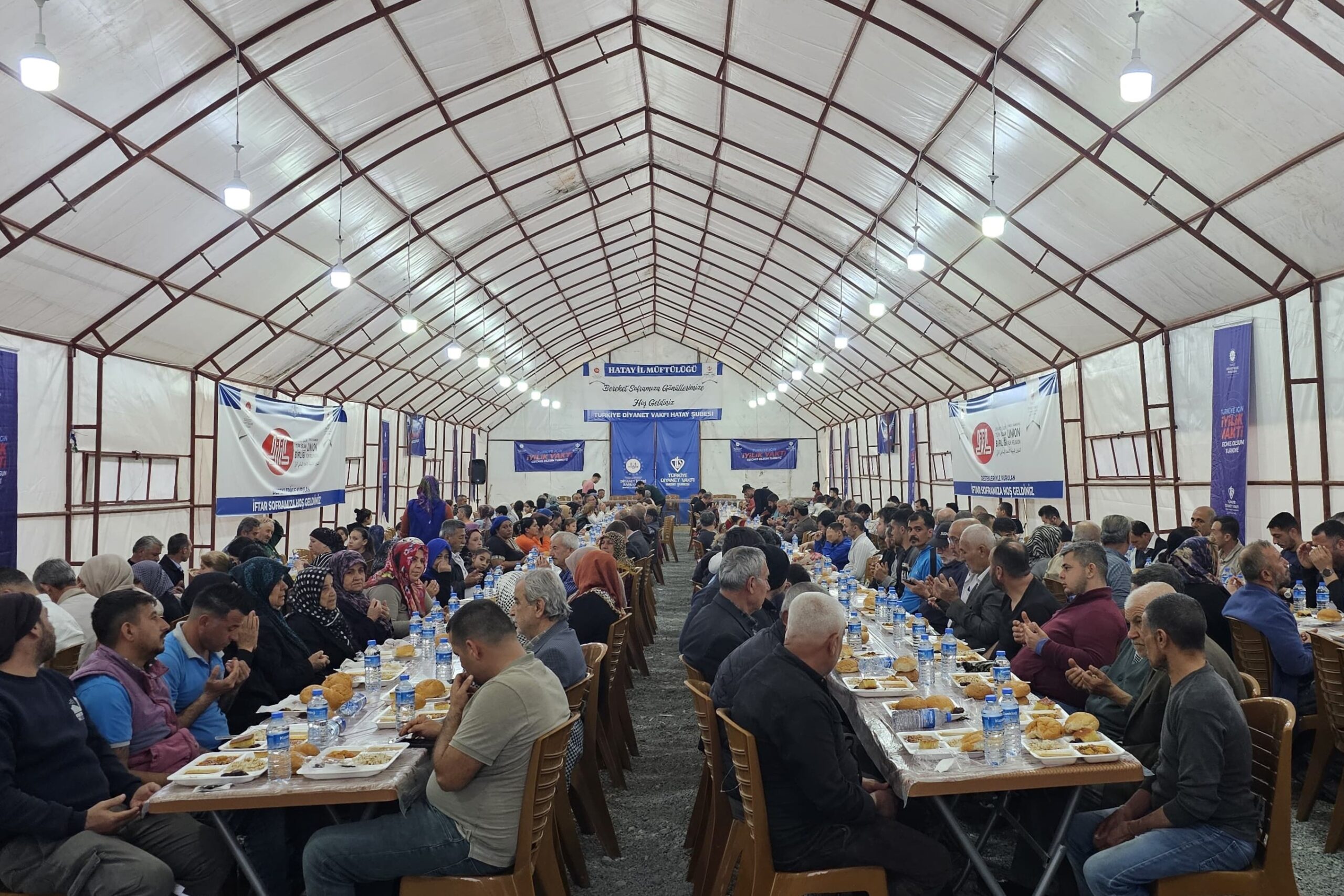 325 bin depremzedeye yardım ulaştırılacak