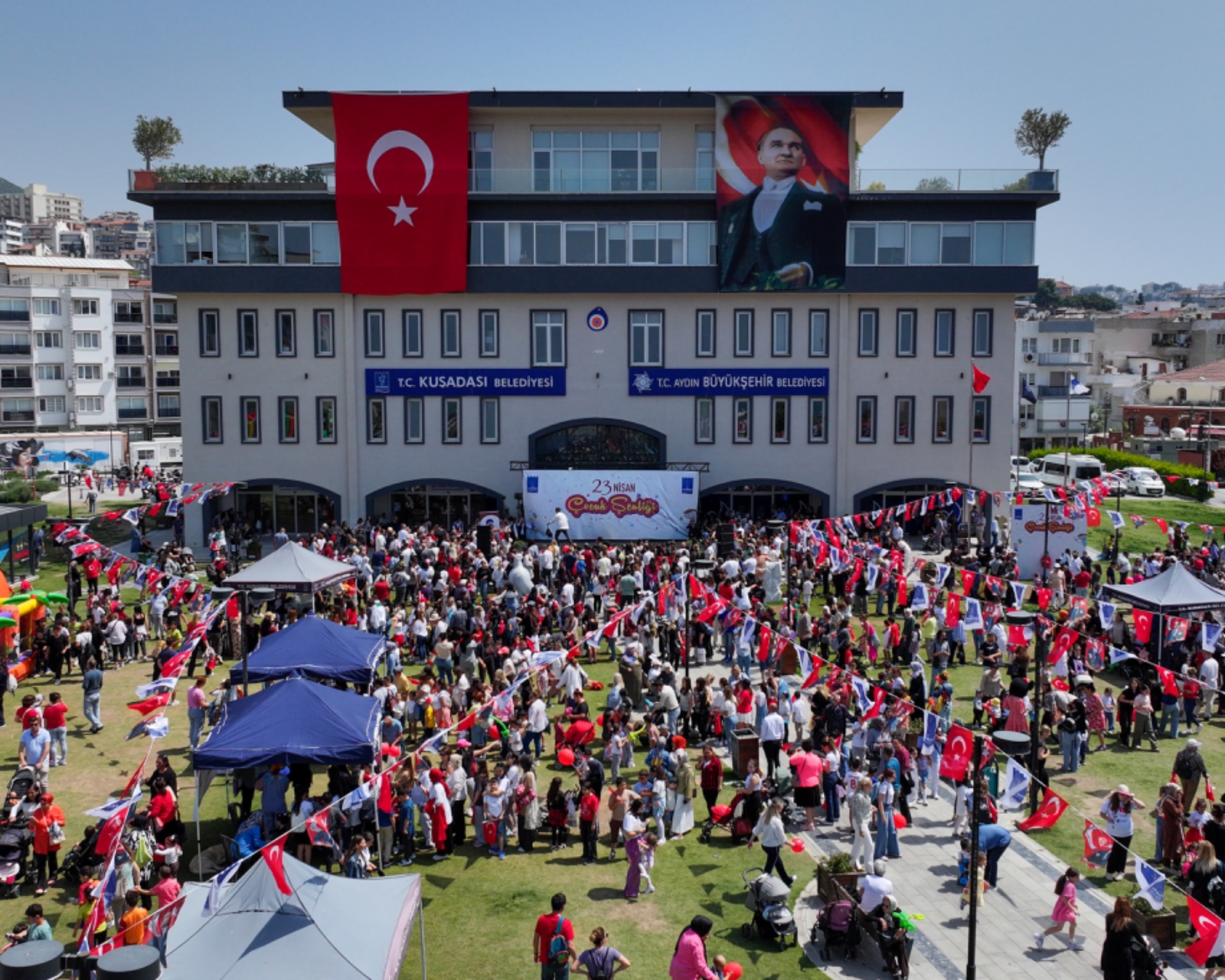 BAŞKAN ÖMER GÜNEL’DEN ÇOCUKLAR İÇİN ÖZEL ŞENLİK