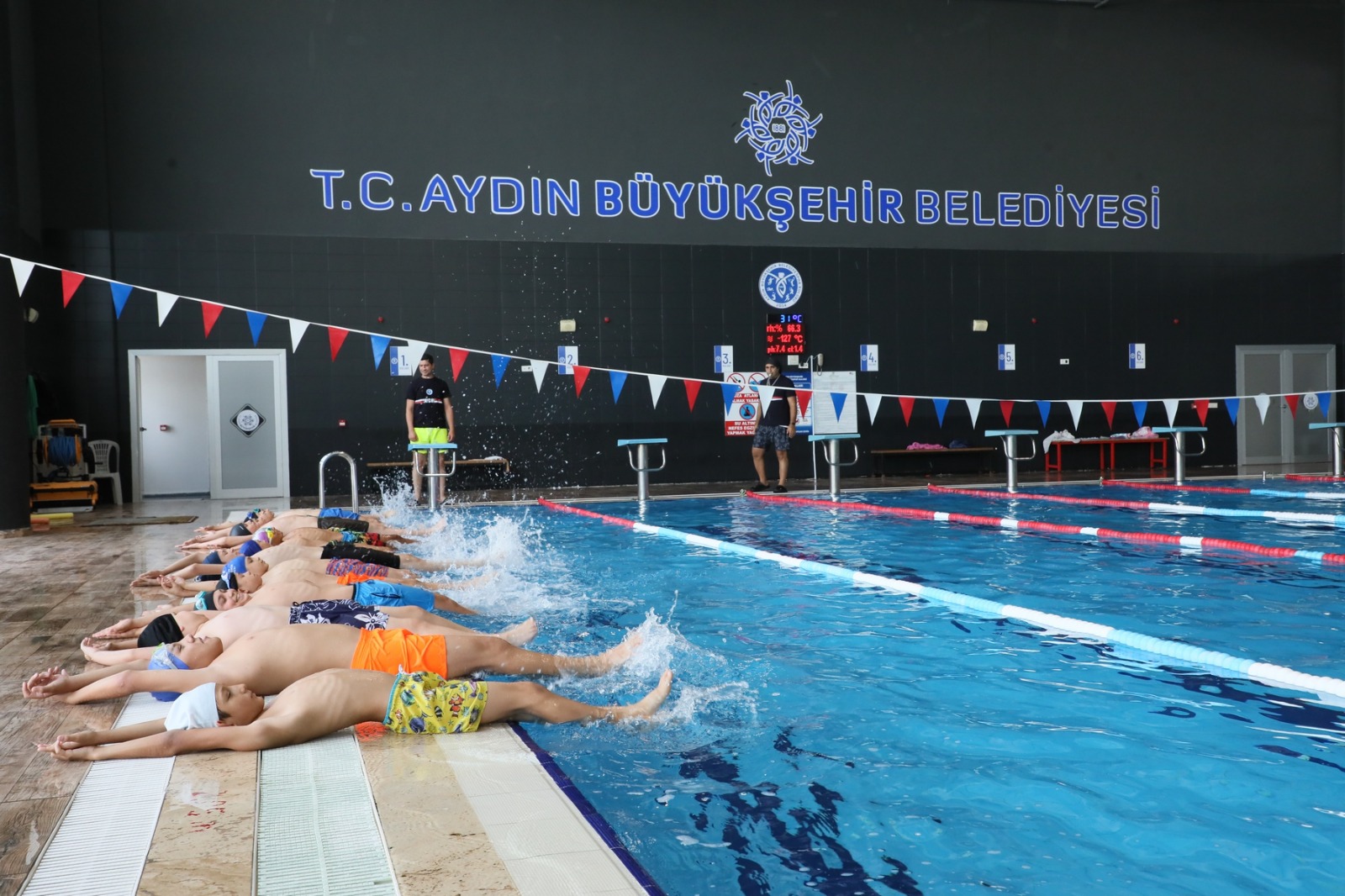 BAŞKAN ÇERÇİOĞLU ÖĞRENCİLERİ DESTEKLEMEYE DEVAM EDİYOR