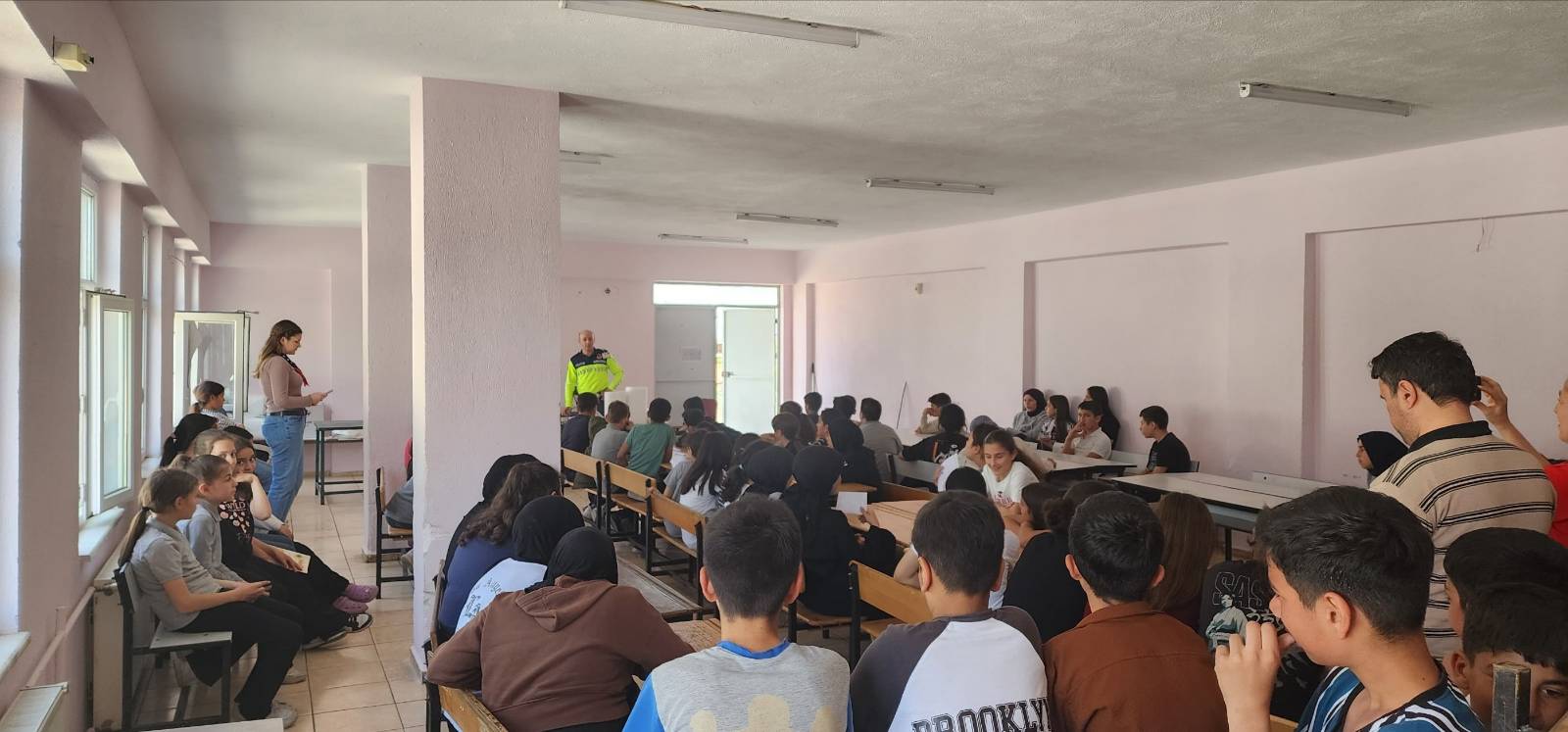 Jandarma, Öğrencilere ‘Önce Yaya’ Dedi: 139 Öğrenciye Eğitim Verildi