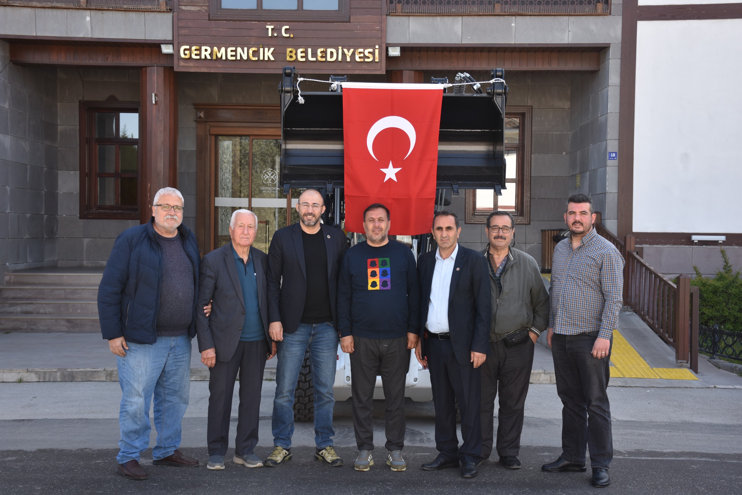 BAŞKAN ZENCİRCİ İPTAL OLAN GÜREŞİN BAĞIŞLARIYLA BELEDİYEYE KEPÇE ALDI