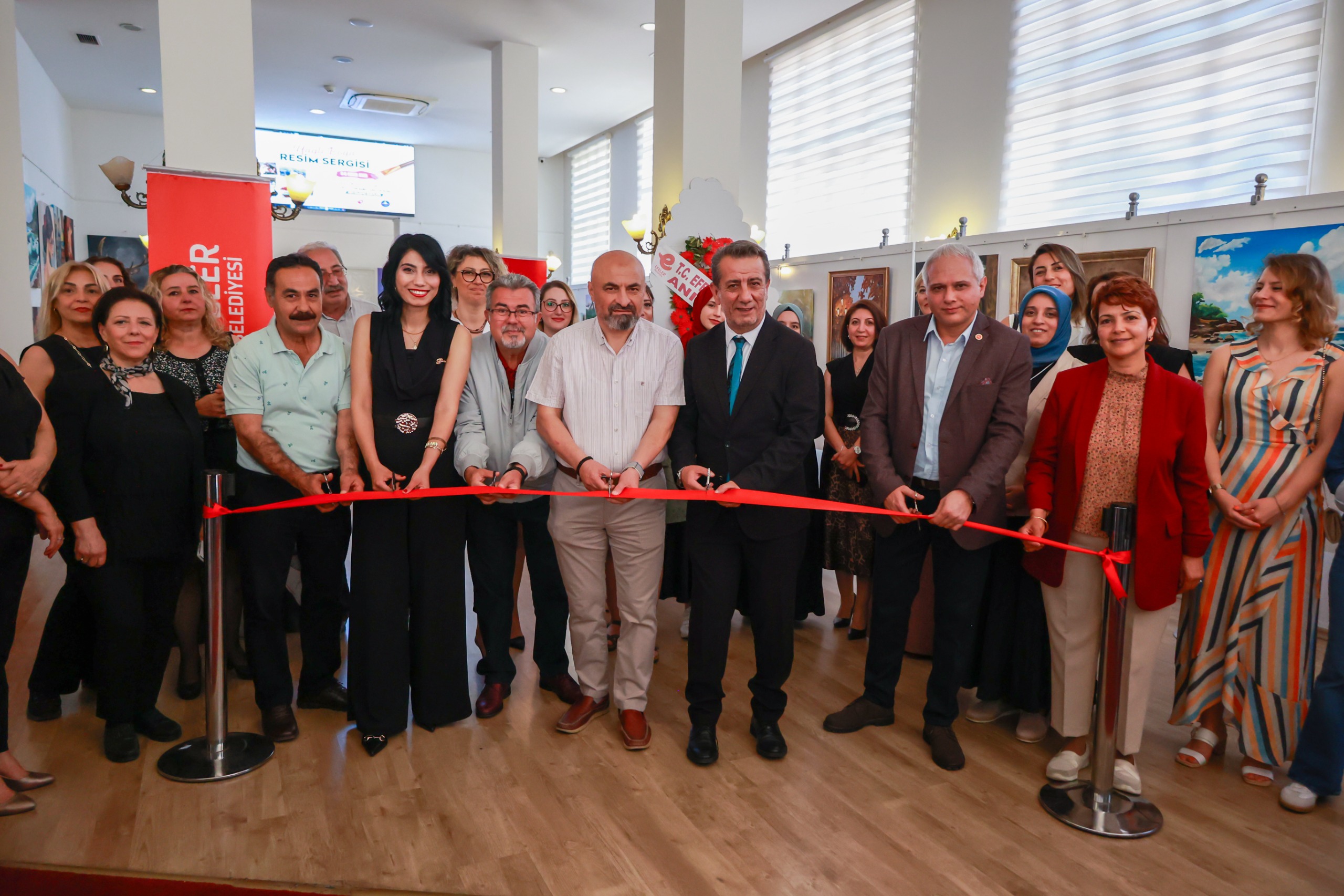 BAŞKAN YETİŞKİN’LE EFELER’İN KADINLARI ÜRETİYOR