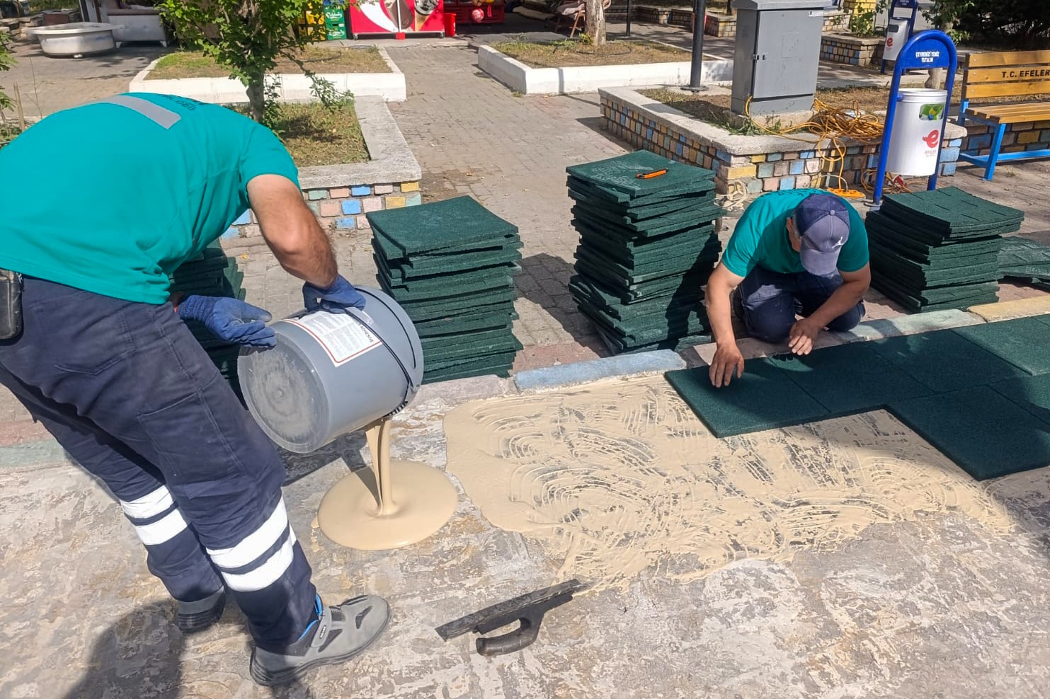 EFELER TEMİZ GÜVENLİ VE YAŞANABİLİR MAHALLELER İÇİN ÇALIŞIYOR