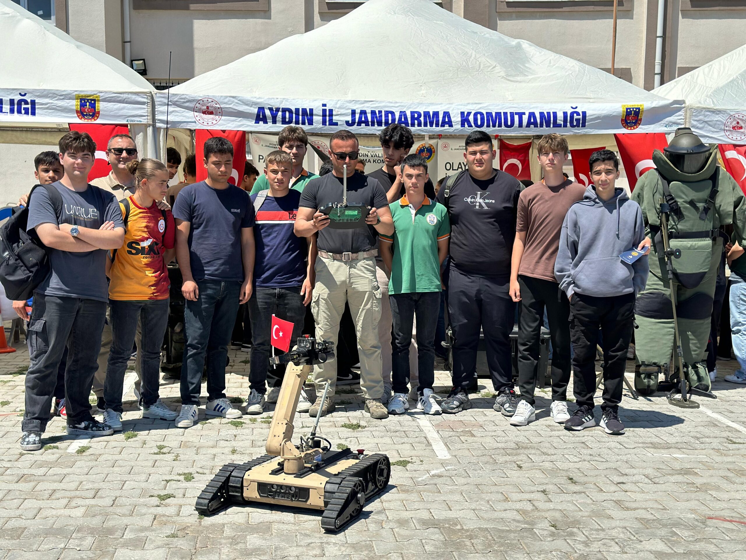 Didim Yenihisar Lisesi Öğrencilerine Jandarma Tanıtım Faaliyeti