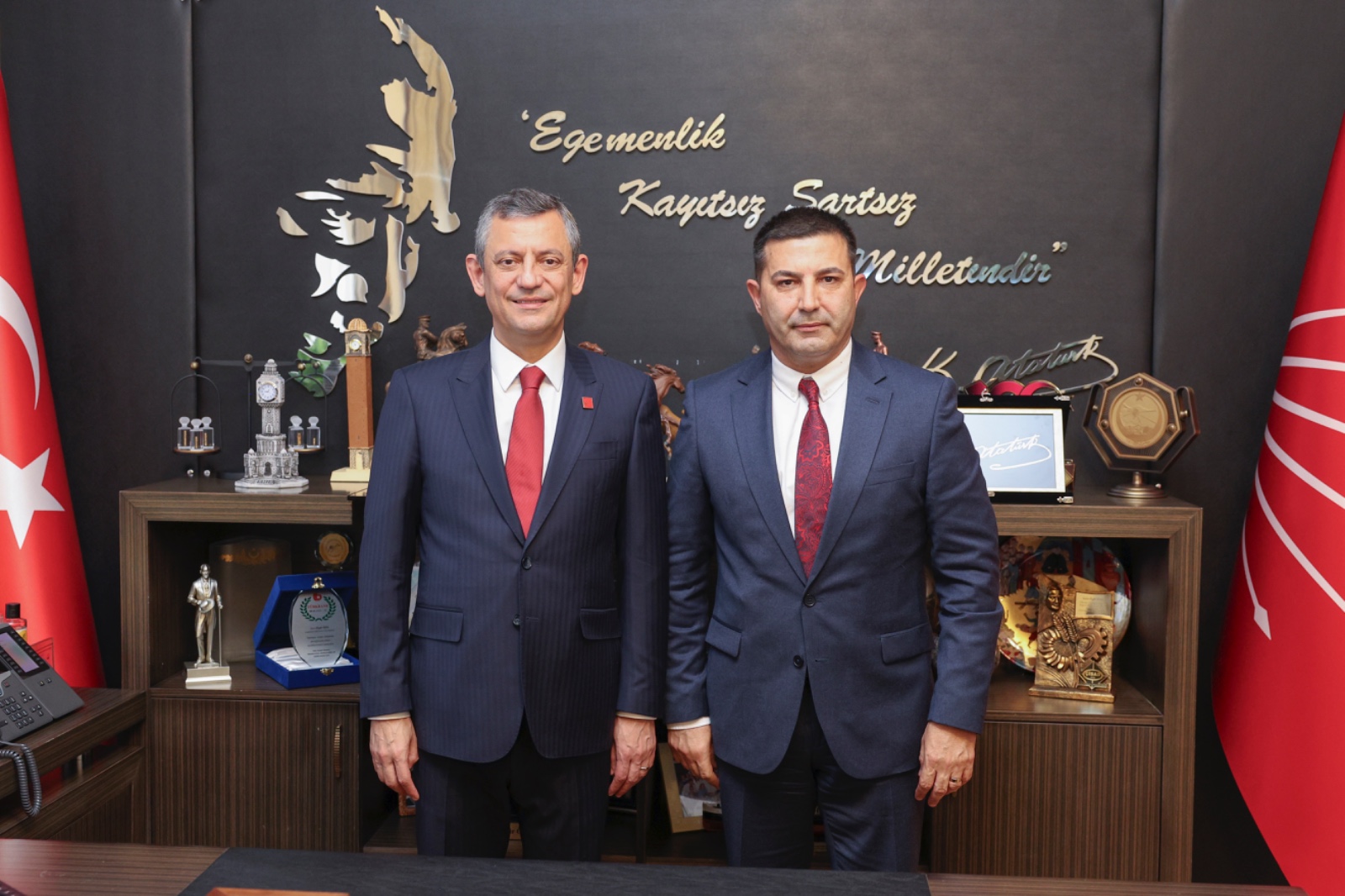 CHP LİDERİ ÖZGÜR ÖZEL’DEN KUŞADASI ÇIKARMASI