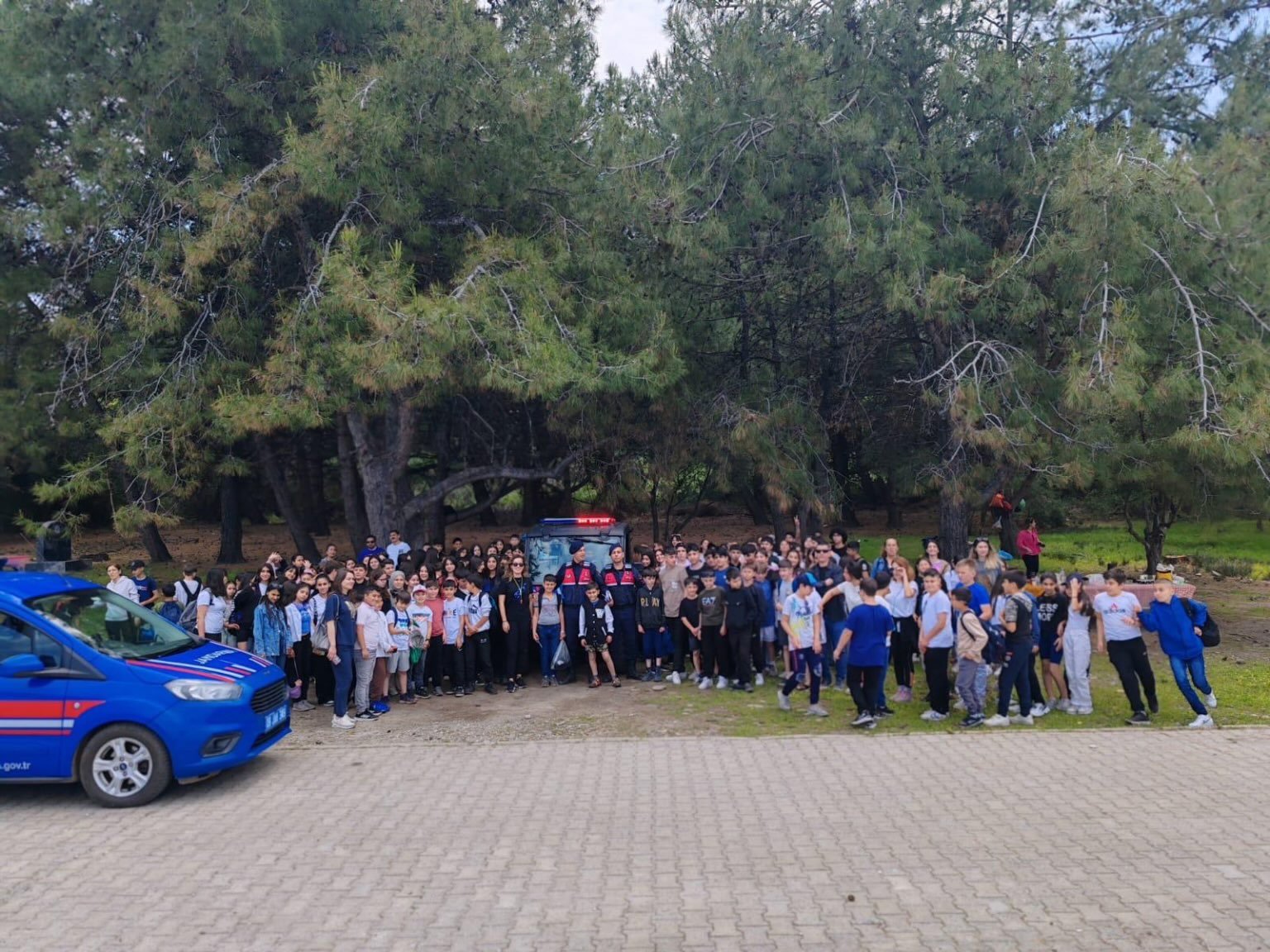 Öğrencilerden Jandarmaya Ziyaret: Doğa ve Milli Park Bilinci Aşılandı