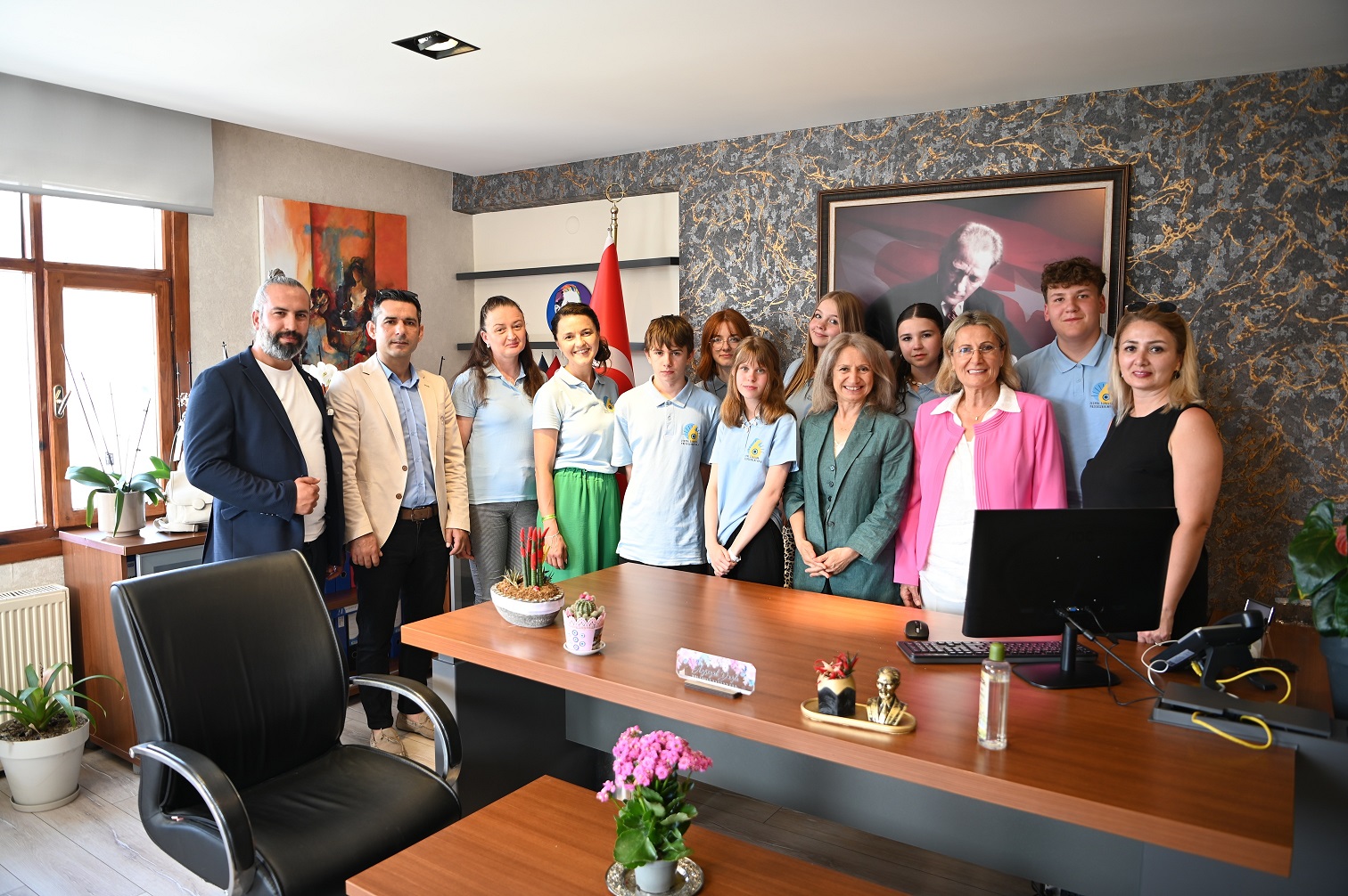 POLONYALI ÖĞRENCİLERDEN KUŞADASI BELEDİYESİ’NE ZİYARET