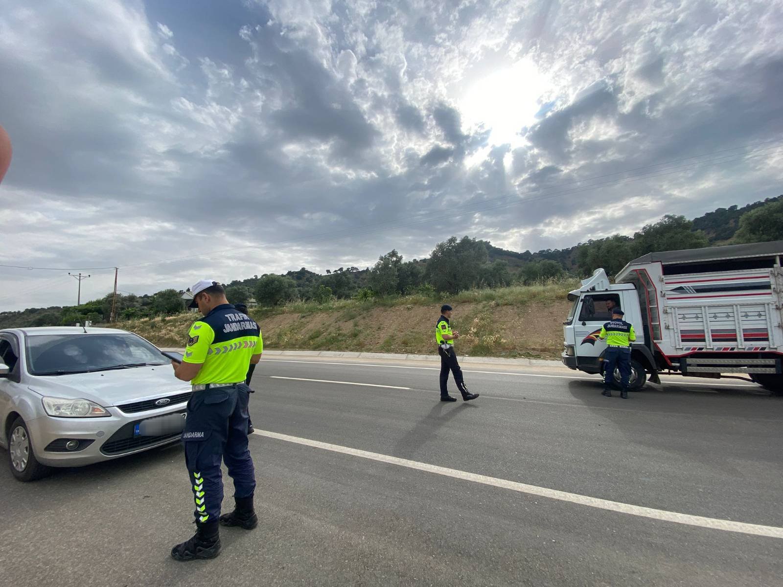 Köşk’te Şok Trafik Uygulaması: 98 Araç Denetlendi!