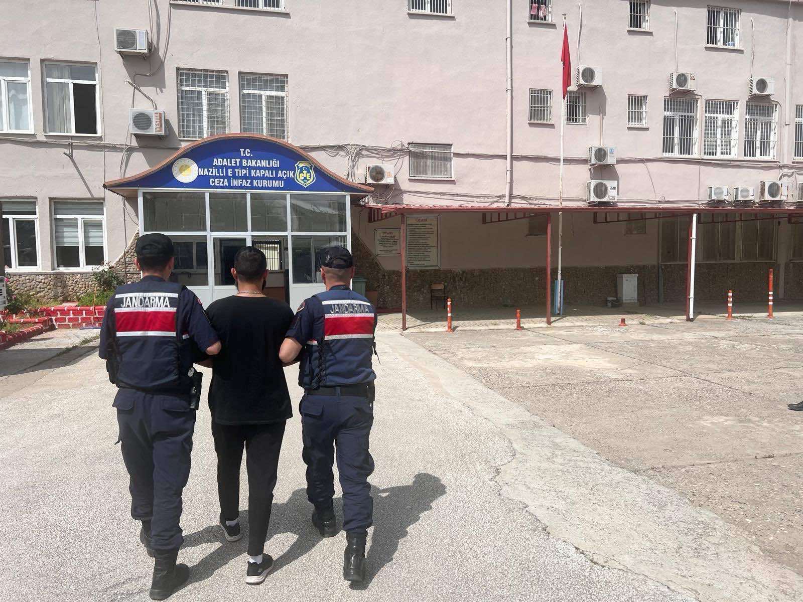 JASAT Timlerinden Nazilli’de İki Şahıs Yakalandı: Aranan Suçlular Cezaevine Gönderildi
