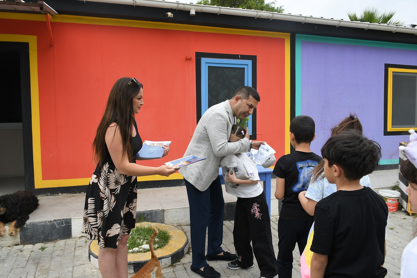 BAŞKAN ÖMER GÜNEL KÜÇÜK HEMŞEHRİLERİ İLE BİRLİKTE CAN DOSTLARI ZİYARET ETTİ