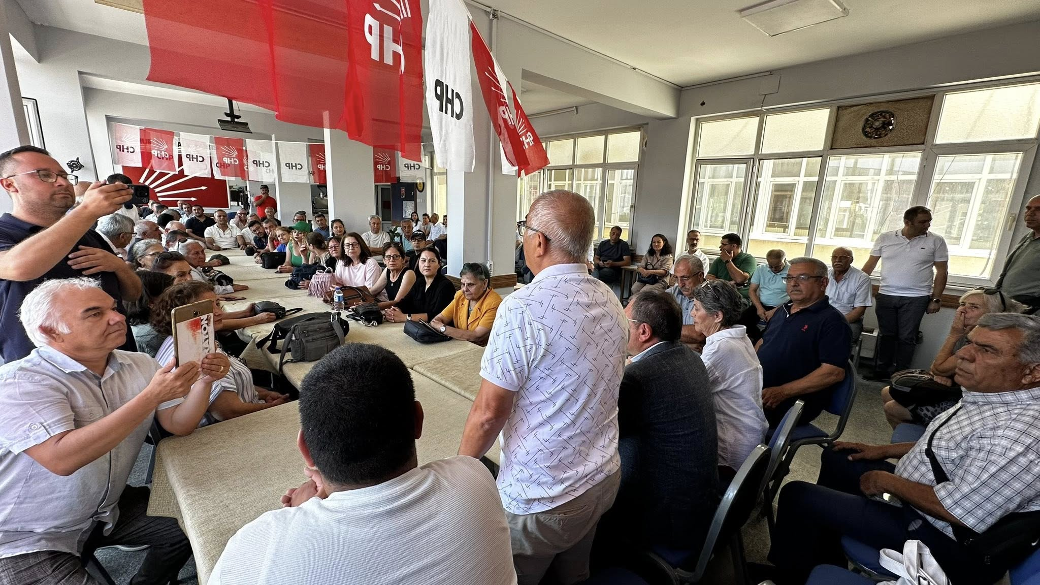 CHP’Lİ VEKİL SÖKE’DE, BELEDİYE BAŞKANI YOKTU