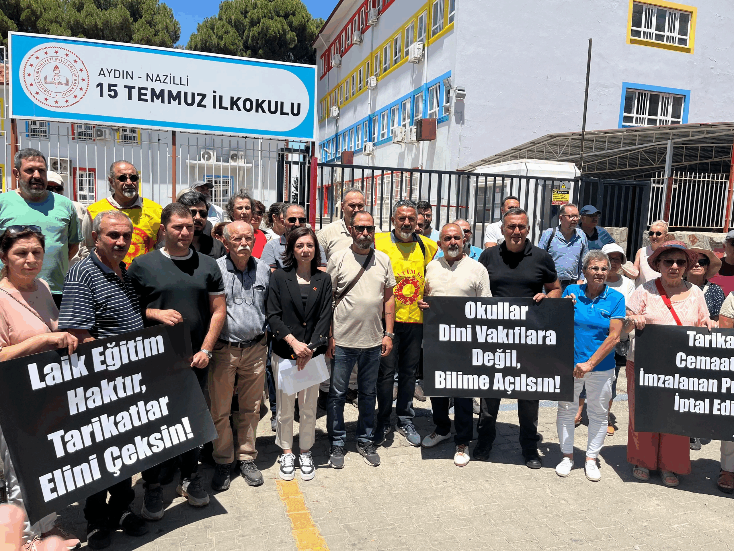 Nazilli’de Laiklik Tepkisi: CHP ve STK’lardan Hayrat Vakfı Yaz Okuluna Protesto