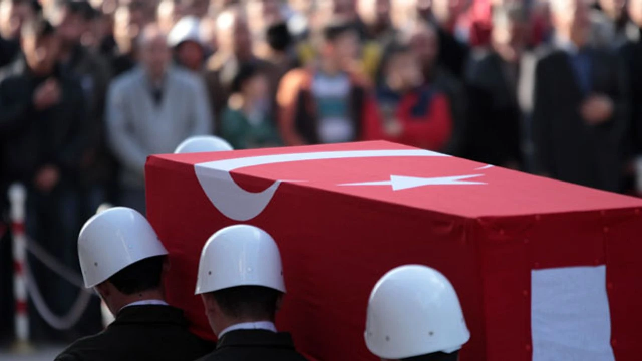 Şehidin var Aydın