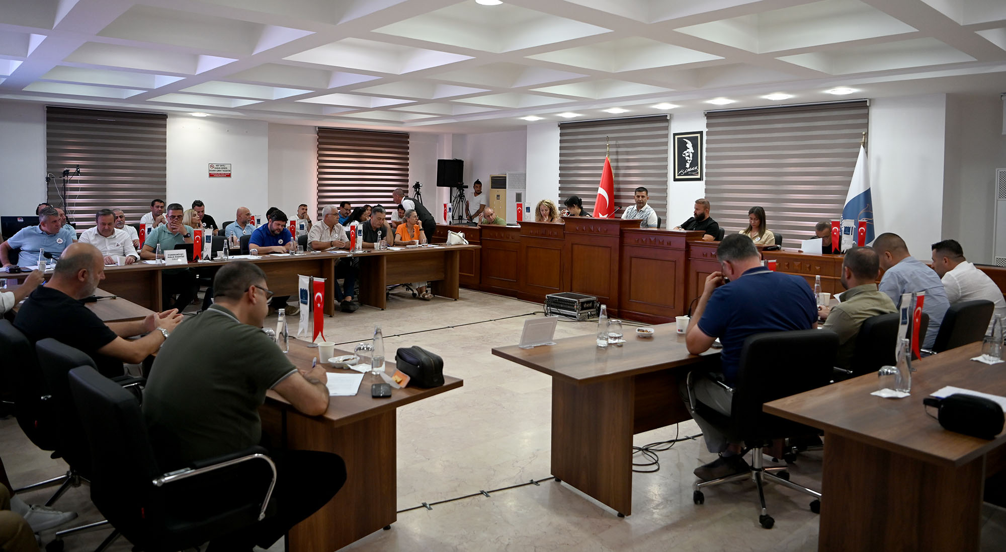 KUŞADASI BELEDİYE MECLİSİ DAVUTLAR’DA TOPLANDI