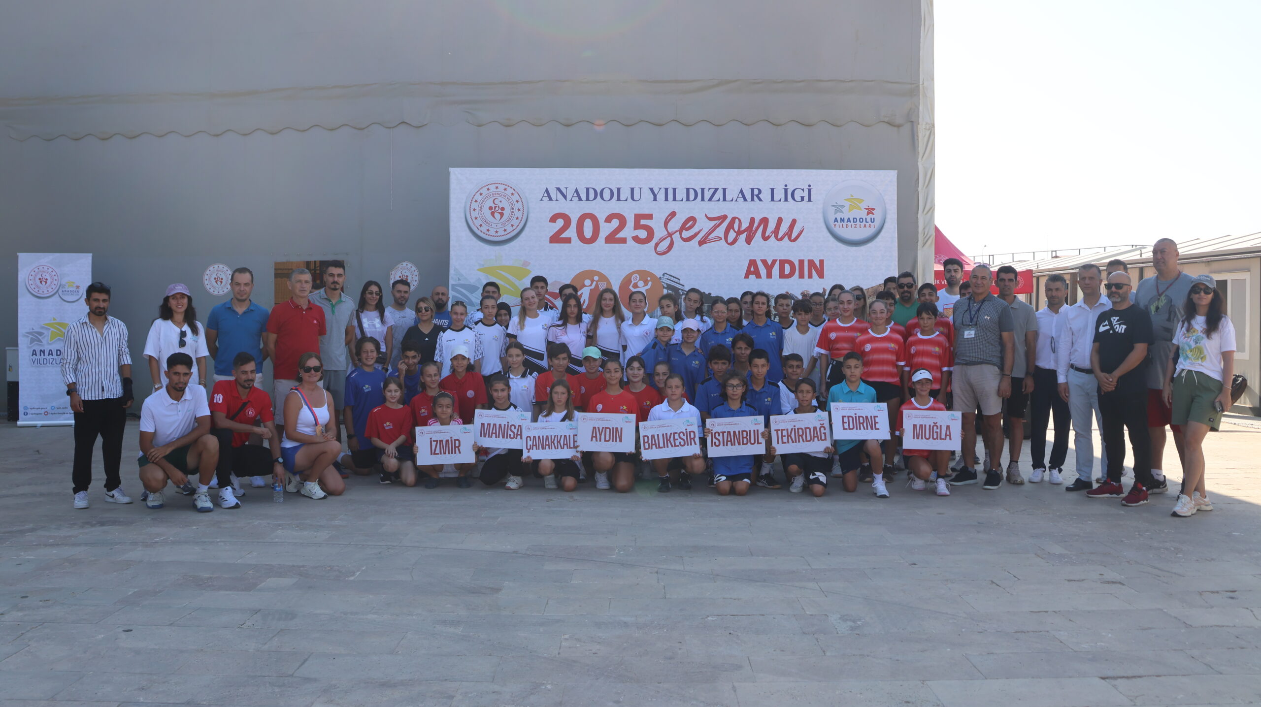 AYDIN ANALİG TENİS 2. ETAP YARIŞMALARINA EV SAHİPLİĞİ YAPIYOR