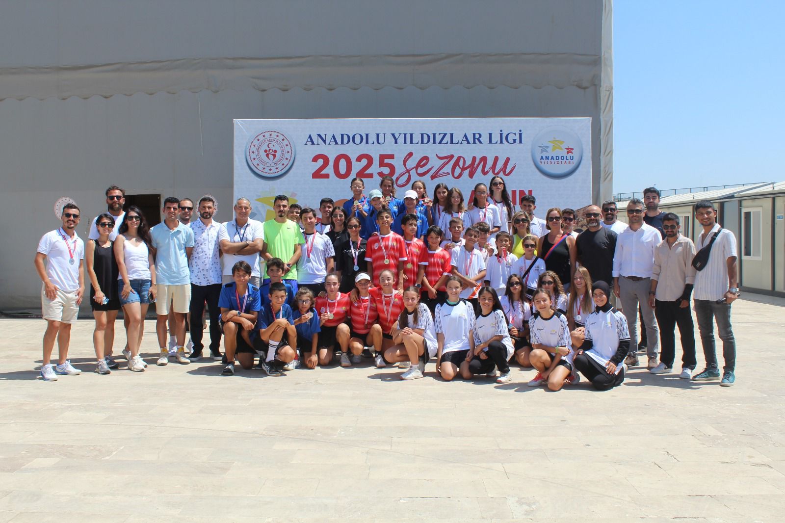 AYDIN’DA ANALİG TENİS 2. ETAP MÜSABAKALARI TAMAMLANDI