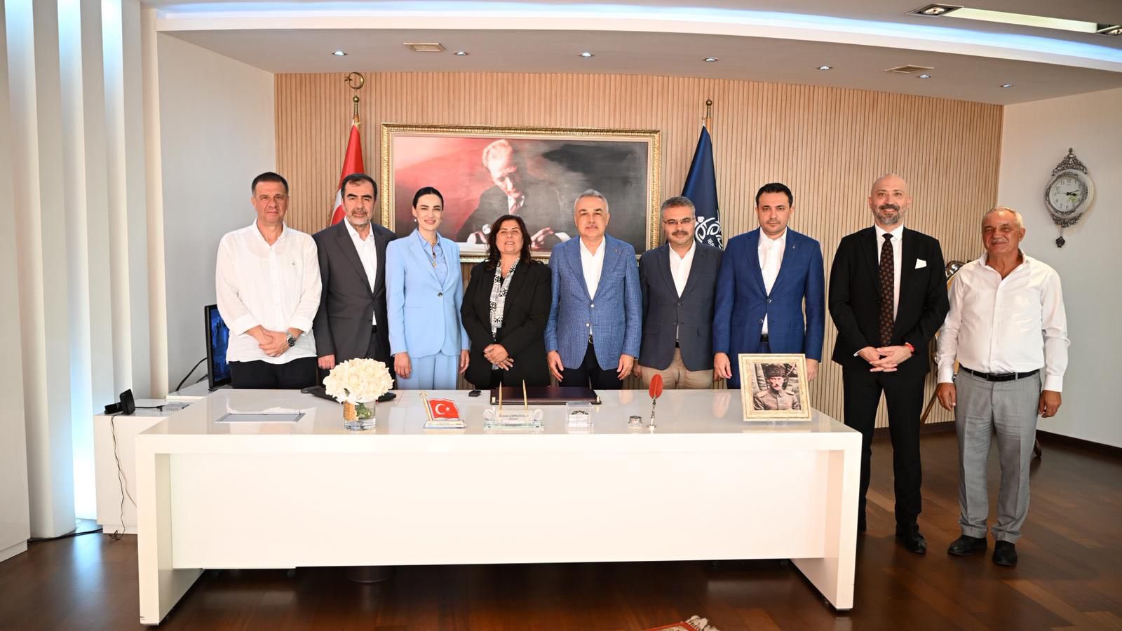Makam Ziyaretinden İlk Fotoğraf