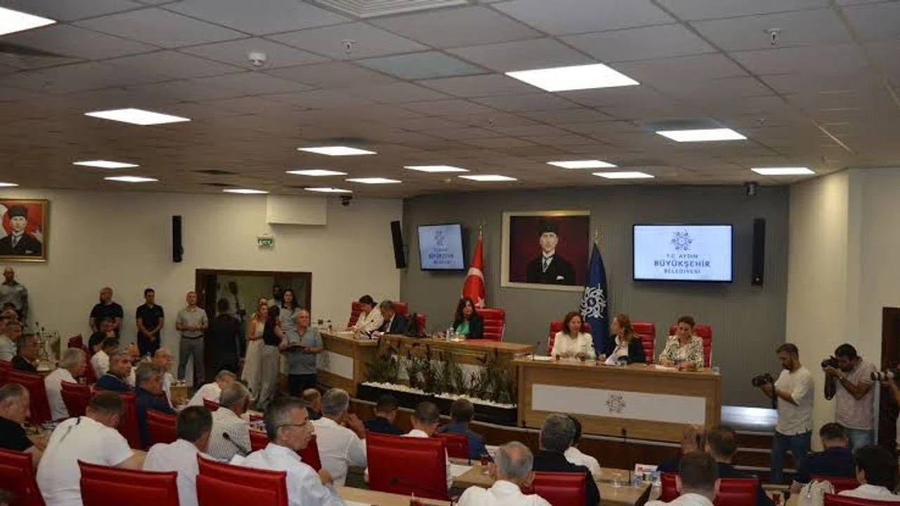 Aydın’da Meclis Dengesi Değişiyor: CHP’den AK Parti’ye Geçişler Gündemde