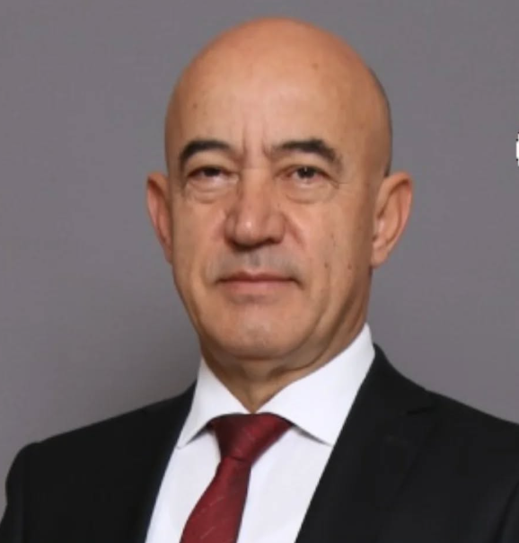 CHP Söke Belediye Meclis Üyesi Avukat Tuncay Bozdağ meclis üyeliğinden istifa etti.