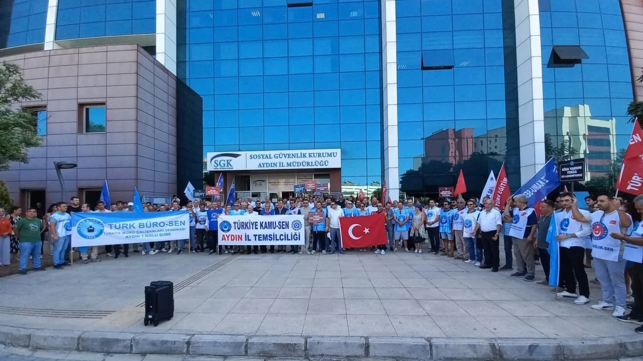 Aydın’da memurlar, iş bıraktı
