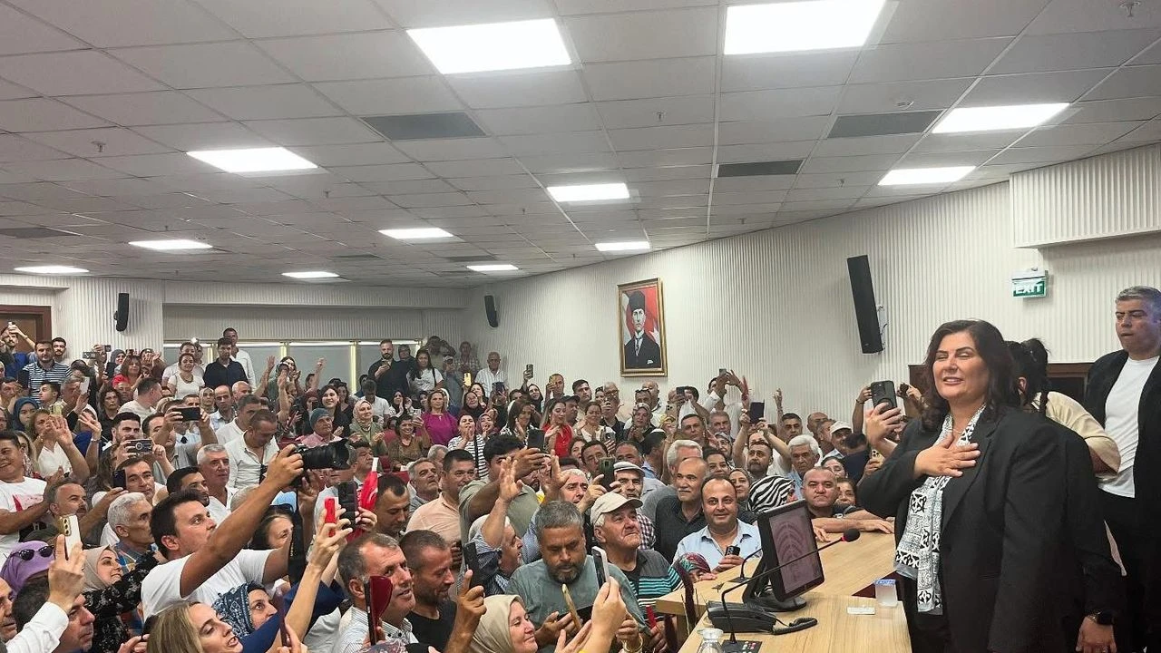 CHP Kartları Masanın Altına Atıldı, Siyasi Gerilim Tırmandı