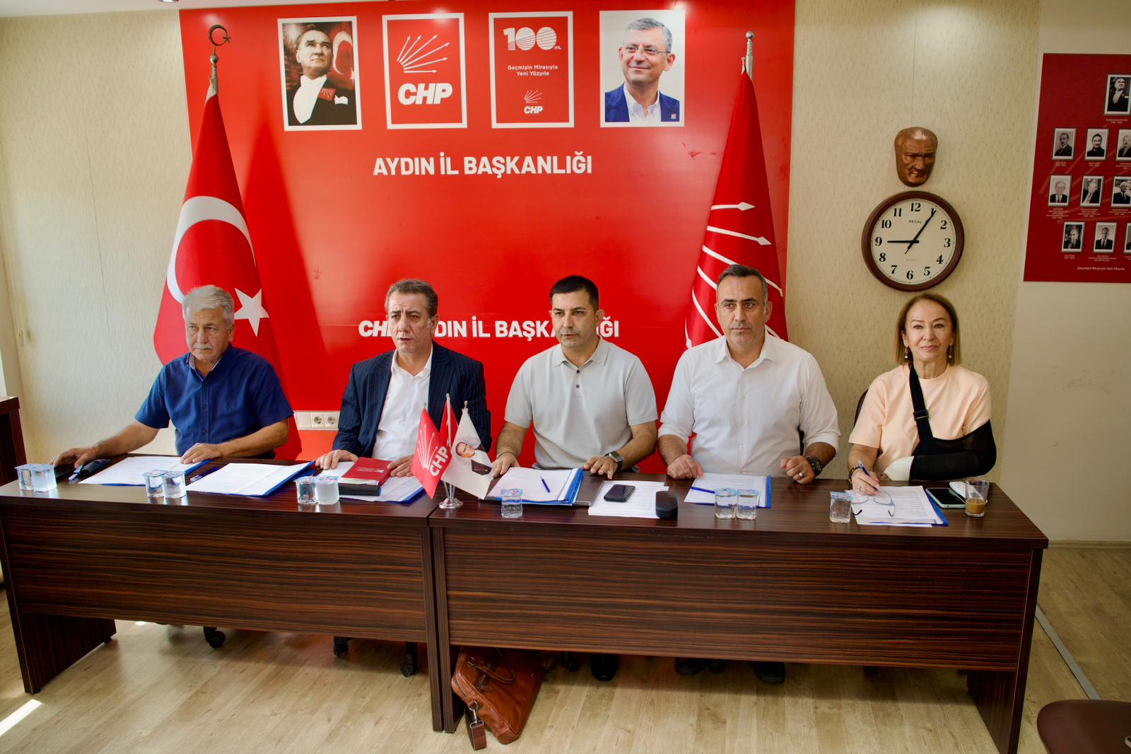 İSTANBUL İL BAŞKANLIĞIMIZ YALNIZ DEĞİLDİR! CHP YALNIZ DEĞİLDİR!