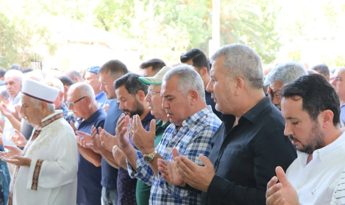 Söke Ziraat Odası önceki dönem başkanlarından Mustafa Karababa’nın eşi Nurdan Karababa (55) hayatını kaybetti.
