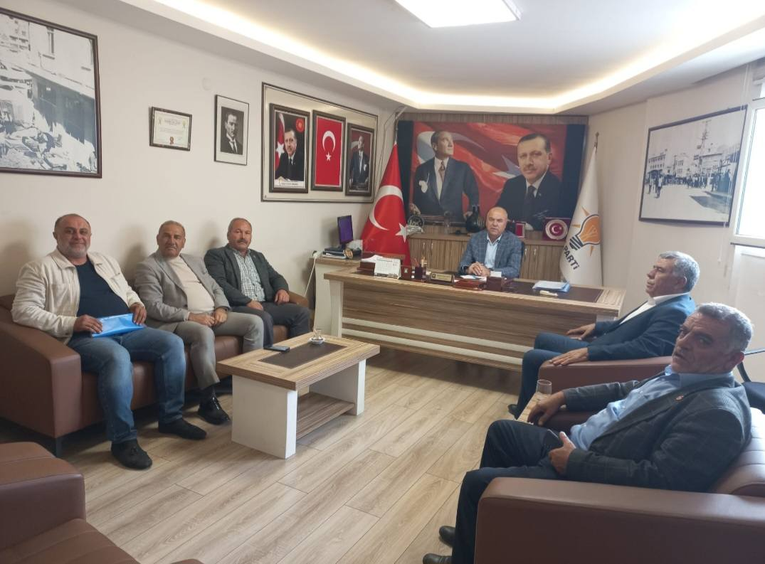 Söke’de AK Parti İlçe Başkanlığı Muhtarlarla Bir Araya Geldi