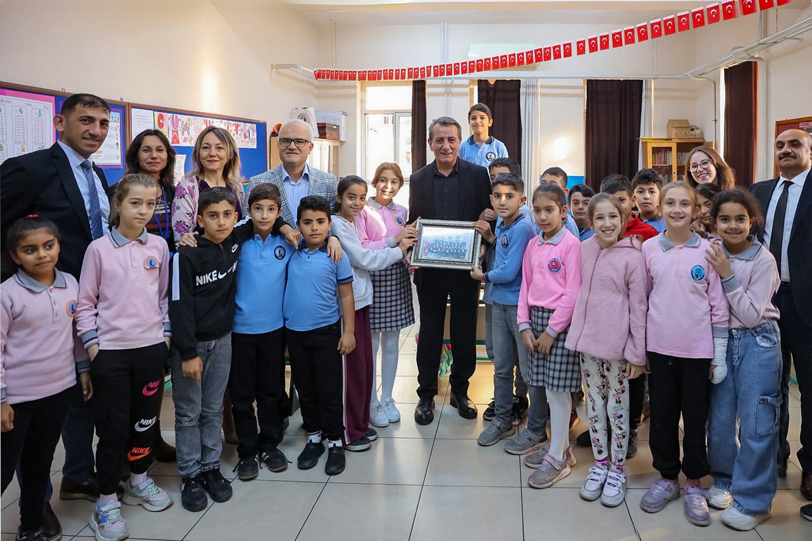 BAŞKAN YETİŞKİN’DEN ÖĞRETMENLER GÜNÜ’NDE ANLAMLI ZİYARET