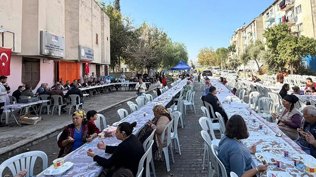 Efeler’de Roman Vatandaşlardan Birlik ve Dayanışma Yemeği