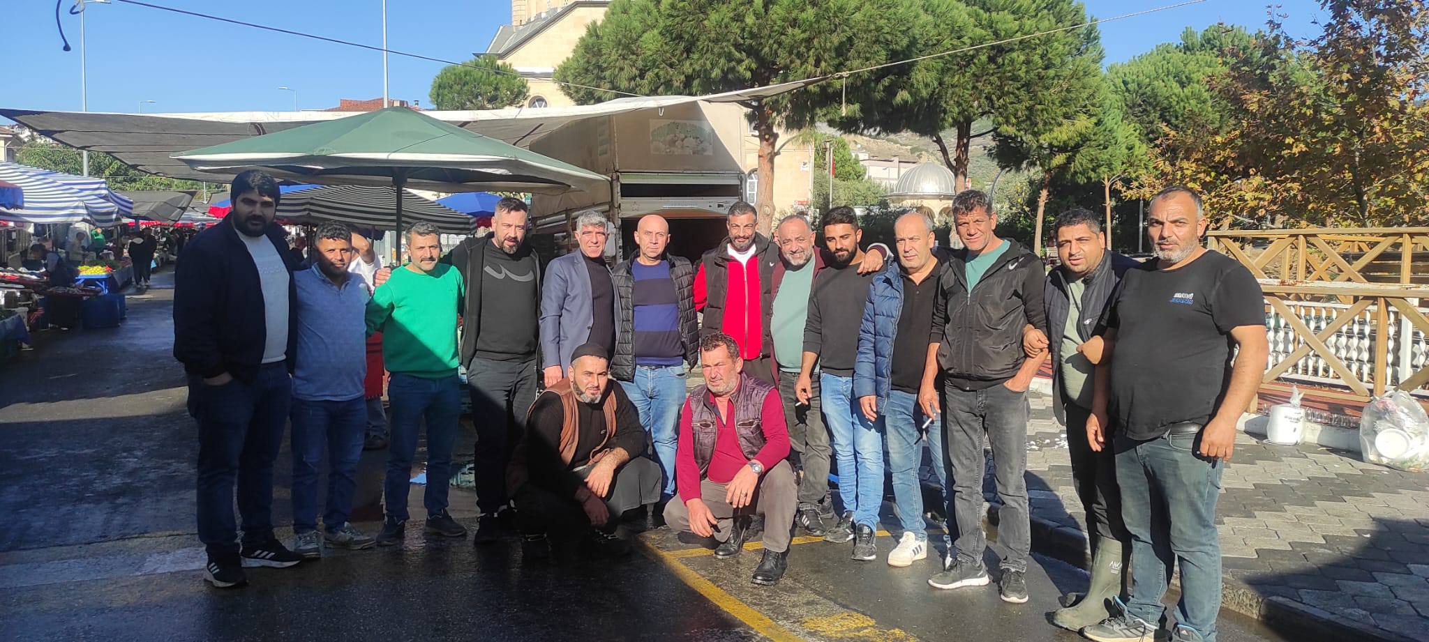 Yenikent Semt Pazarı’nda Pazarcı Esnafıyla Buluşma Gerçekleşti