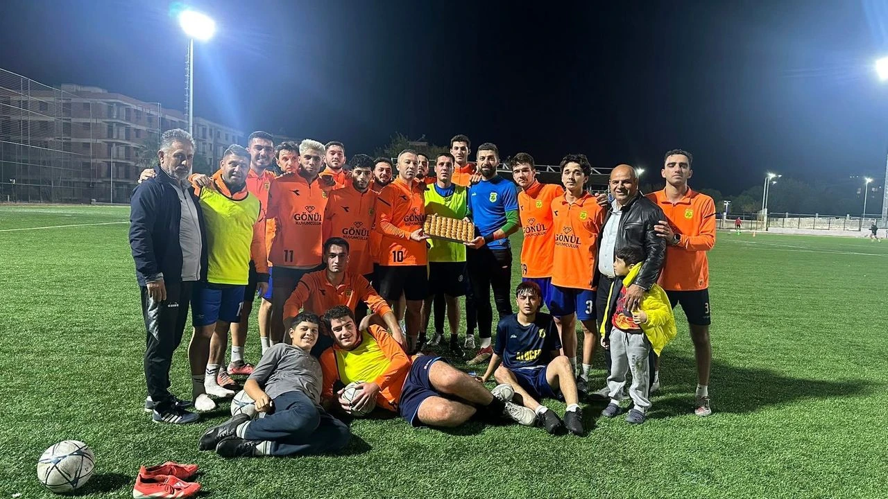 Germencikspor’a kritik maç öncesi esnaftan tatlı moral