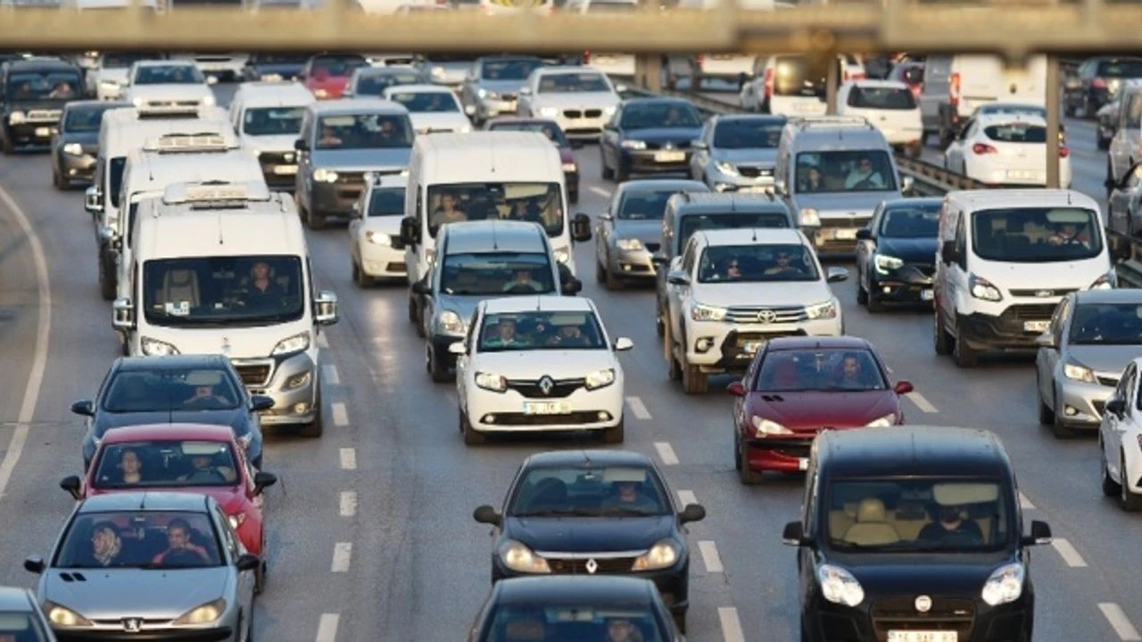 Duyarsız sürücülere ağır ceza geliyor: 180 bin TL para cezası, 60 gün ehliyete el koyma