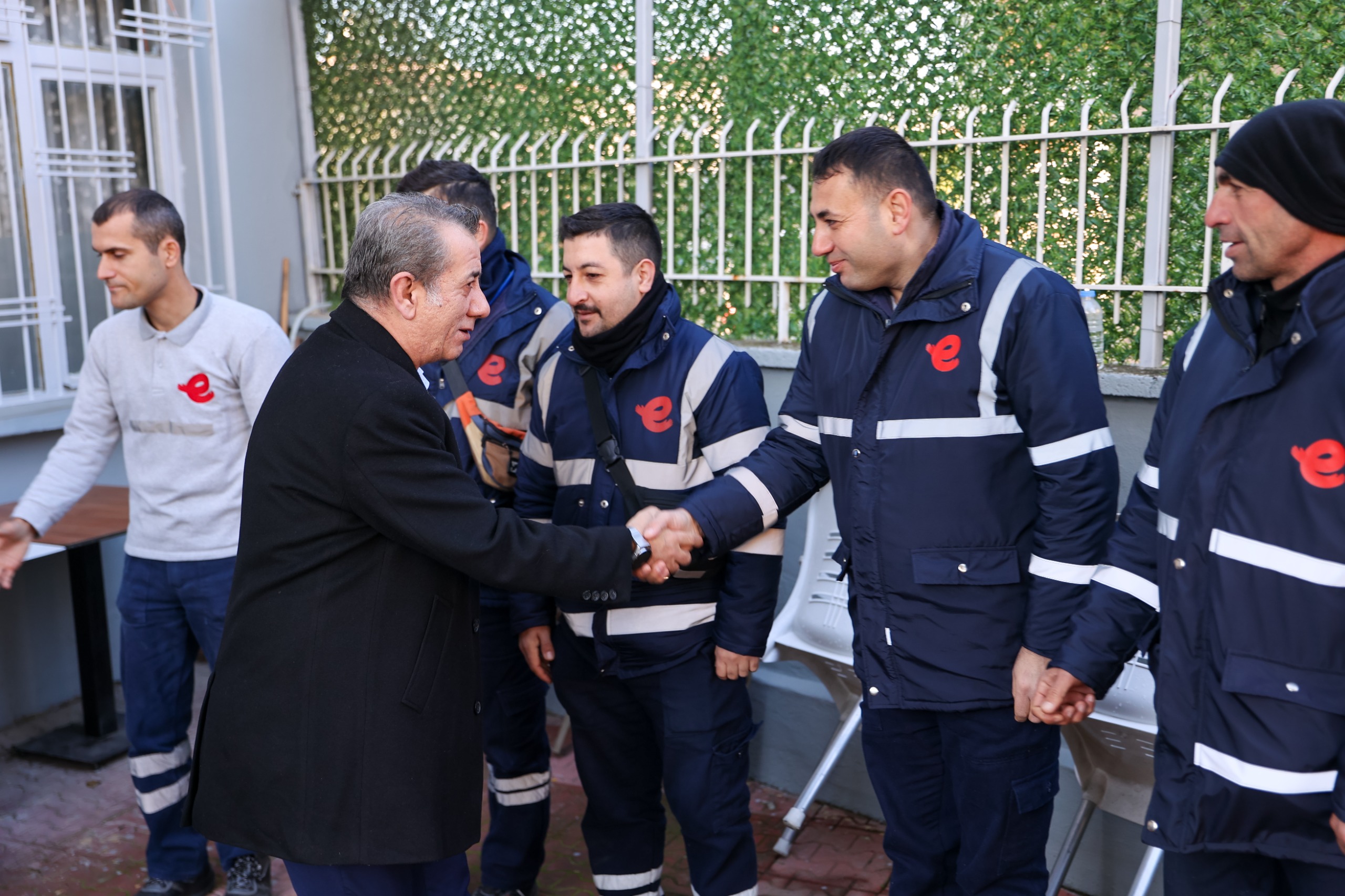 BAŞKAN YETİŞKİN ÇALIŞMA ARKADAŞLARININ YENİ YILINI KUTLADI