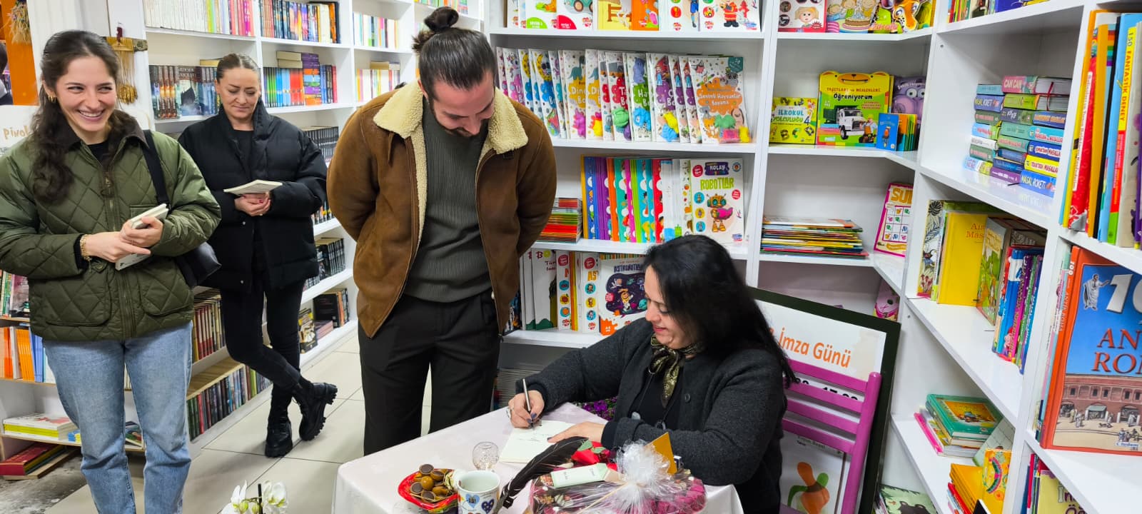 PROF. DR. YEŞİM BAŞAL, İLK ROMANI “TAKVA” İÇİN OKURLARIYLA BULUŞTU