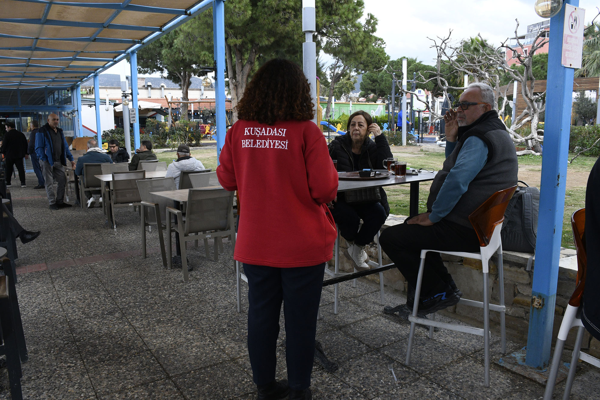 KUŞADASI BELEDİYESİ İLE HALK ARASINDAKİ KÖPRÜ: “GÜVERCİN MASA”