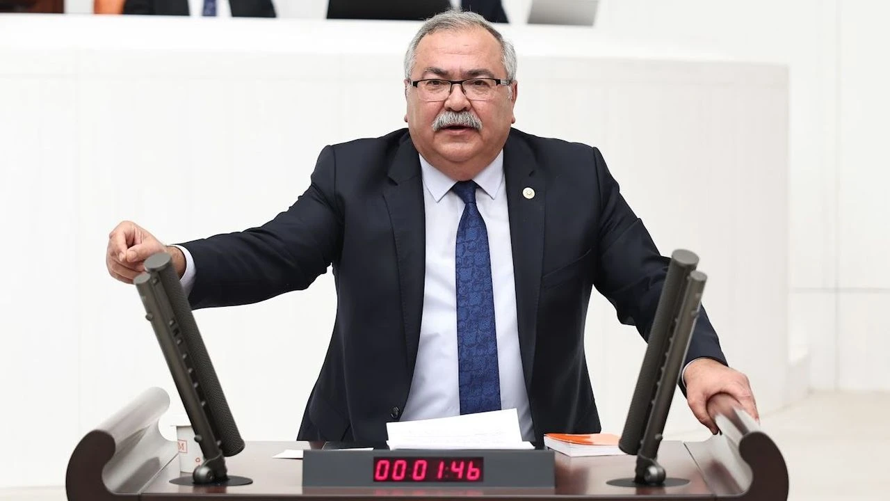 CHP’li Bülbül’ün Arıkan’a Saldırısı Tepki Çekti: “Söke’nin İradesine Hakaret Ediyorsun”