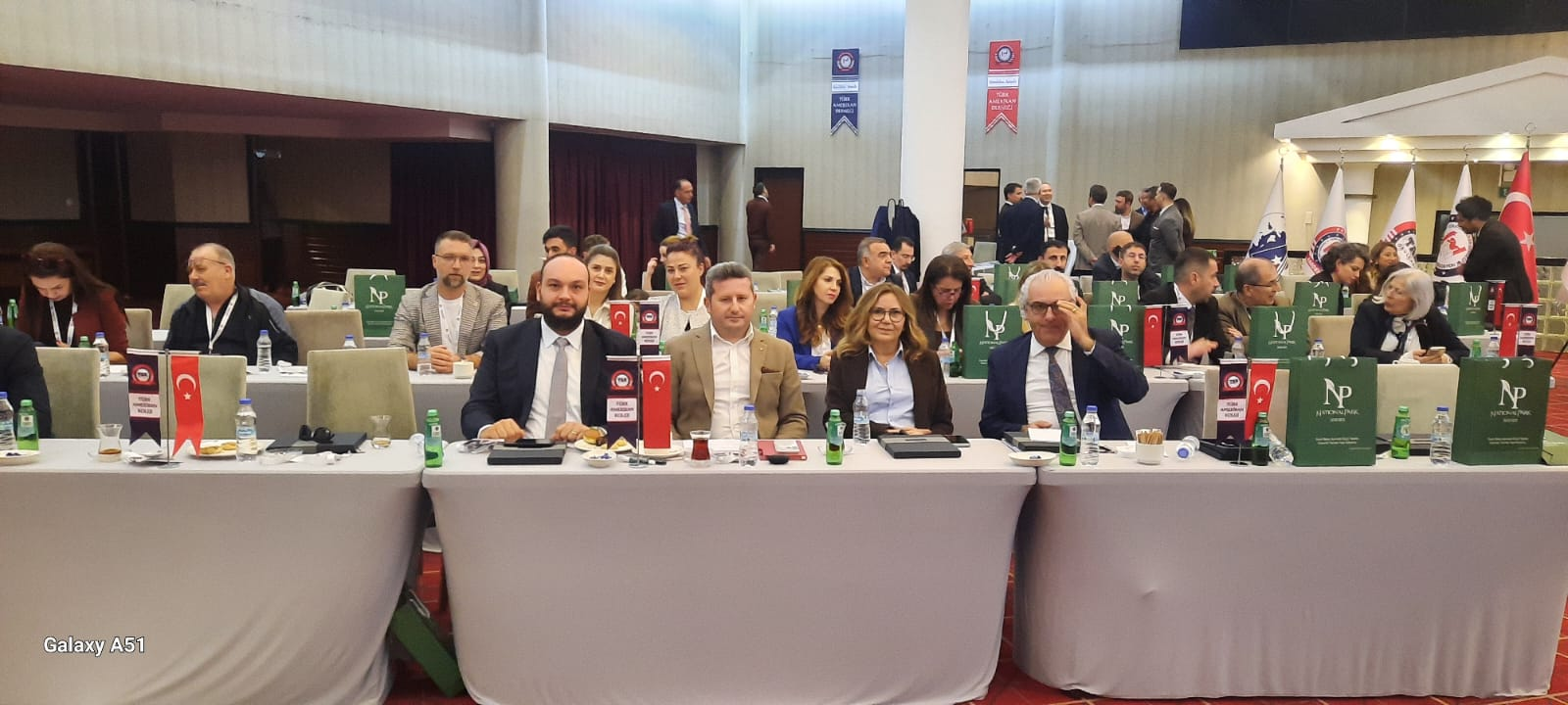 SÖKE’NİN GURURU ÖMER YARAŞ, LİDERLER ZİRVESİ’NDE GÖNÜLLERE TAHT KURDU