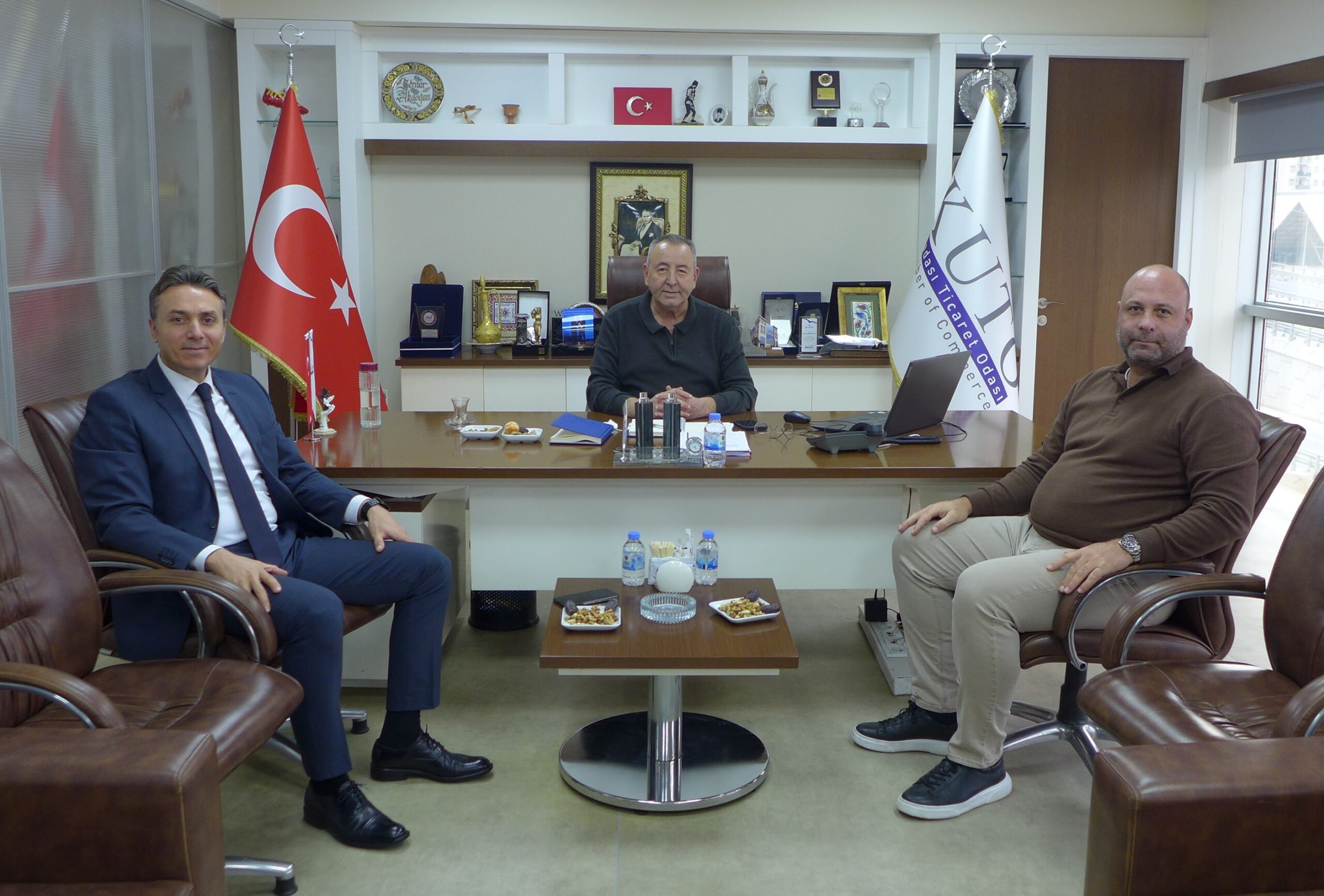 KUŞADASI İLÇE EMNİYET MÜDÜRÜ RASİM DEMİRELLİ KUŞADASI TİCARET ODASI’NA İADE-İ ZİYARETTE BULUNDU