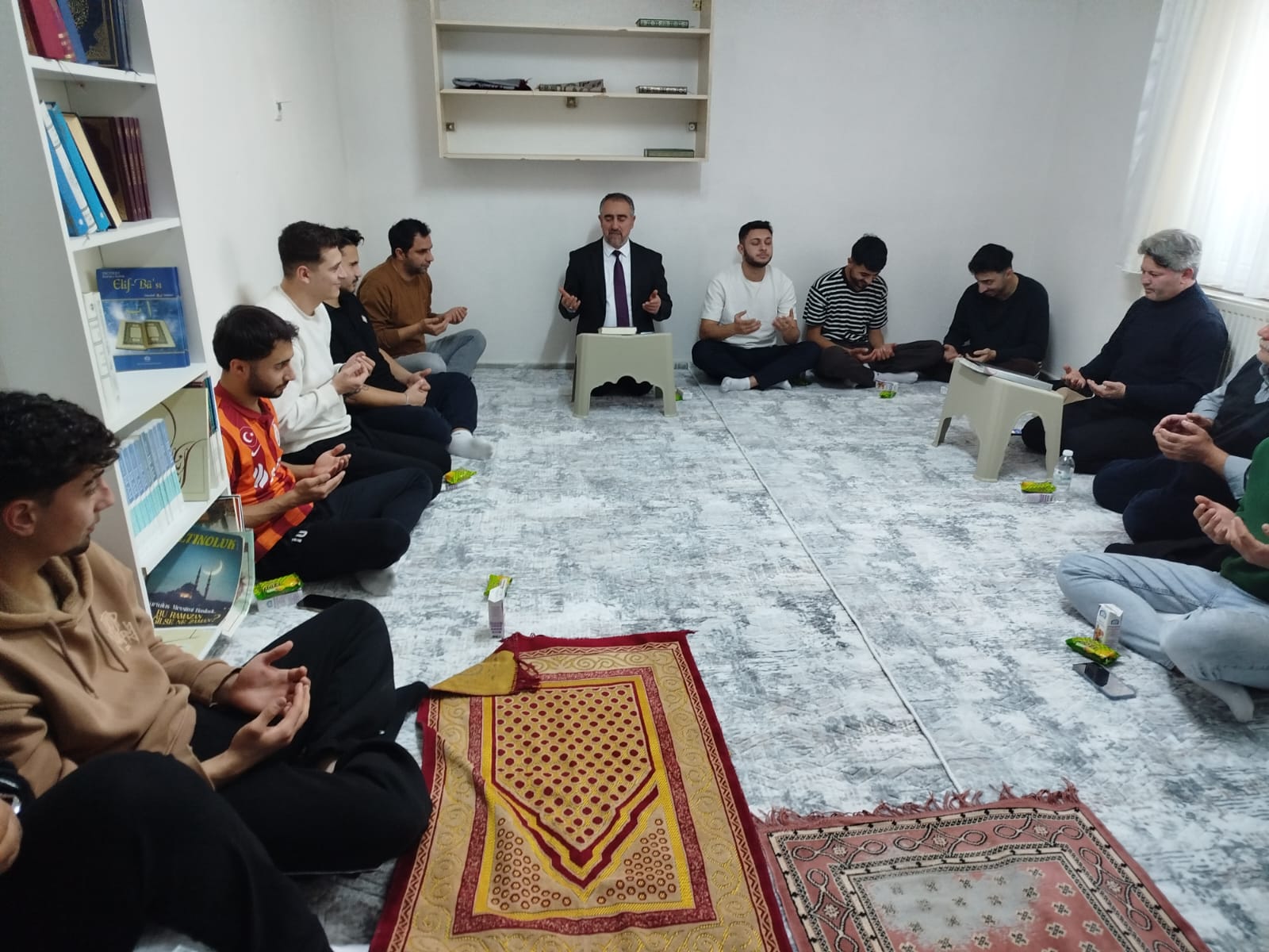 AYDIN’DA YURT MÜDÜRLÜKLERİMİZDE MİRAÇ KANDİLİ PROGRAMLARI DÜZENLENDİ