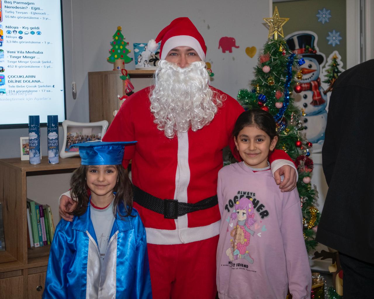 ANNE BABA ÇOCUK MERKEZİ’NDE YENİ YIL COŞKUSU YAŞANDI