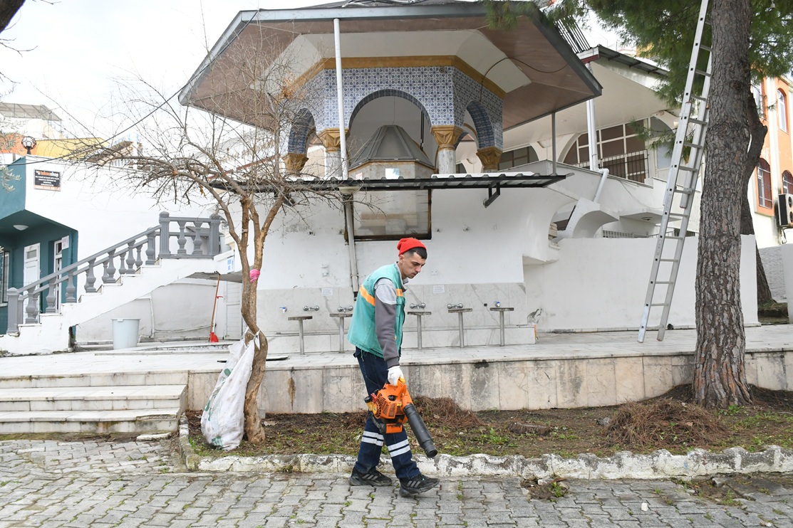 KUŞADASI BELEDİYESİ CAMİİLERİ RAMAZAN AYINA HAZIRLIYOR