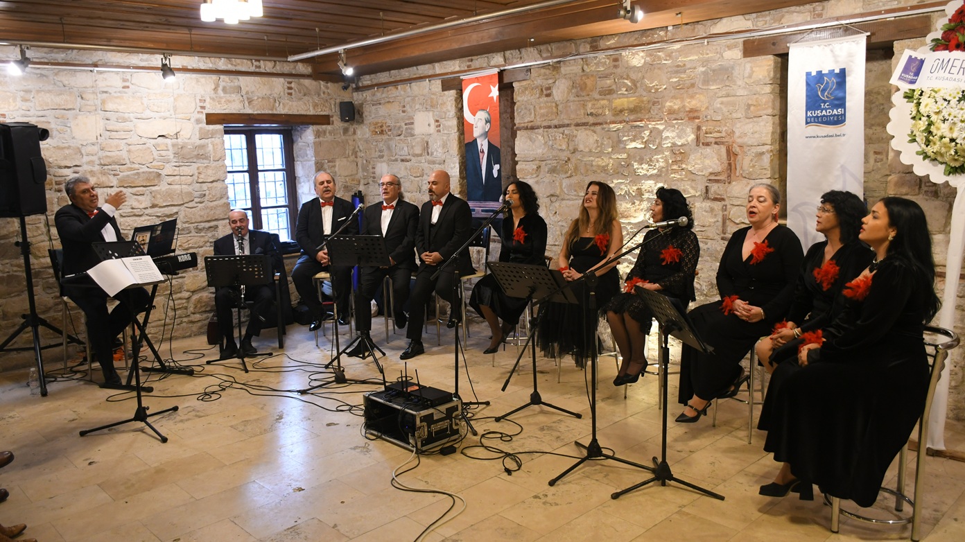 KUŞADASI SEVGİLİLER GÜNÜ’NÜ İBRAMAKİ SANAT GALERİSİ’NDE MÜZİKLE KARŞILADI