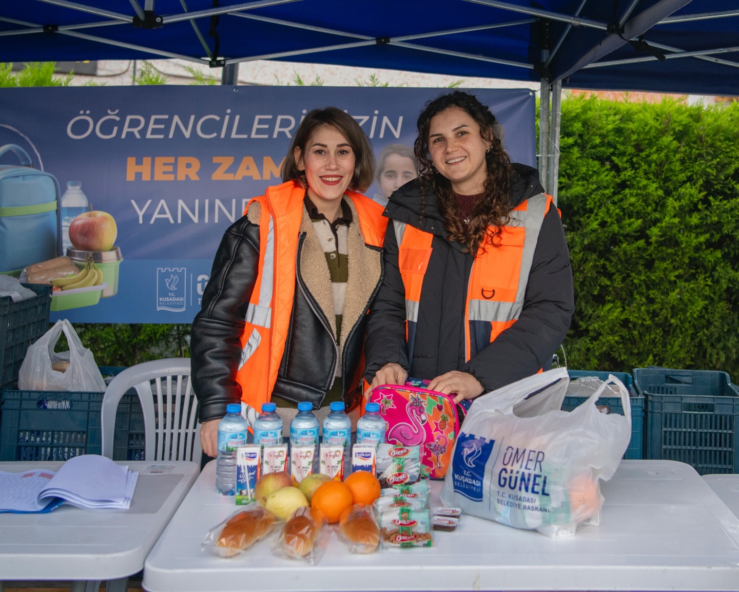 ÖĞRENCİLERE İKİNCİ DÖNEMİN İLK BESLENME ÇANTALARI ULAŞTIRILDI