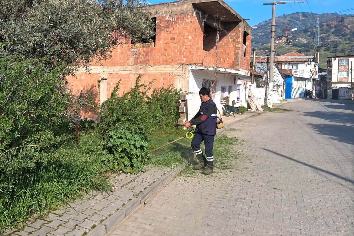 EFELER BELEDİYESİ’NİN YEŞİL EKİPLERİ ÇALIŞMALARINA DEVAM EDİYOR