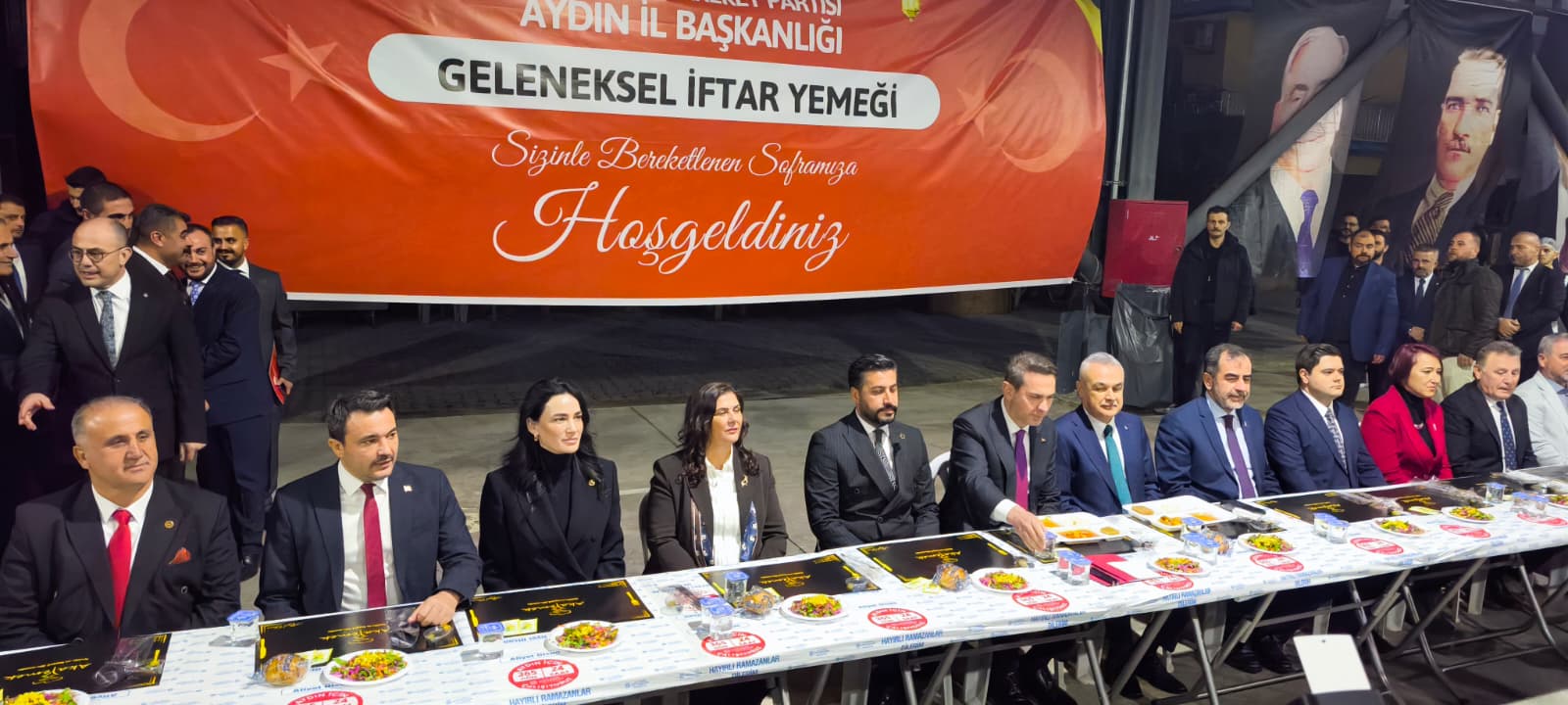 MHP’nin Aydın’daki iftarına yoğun katılım: Bakan Bayraktar da programa katıldı